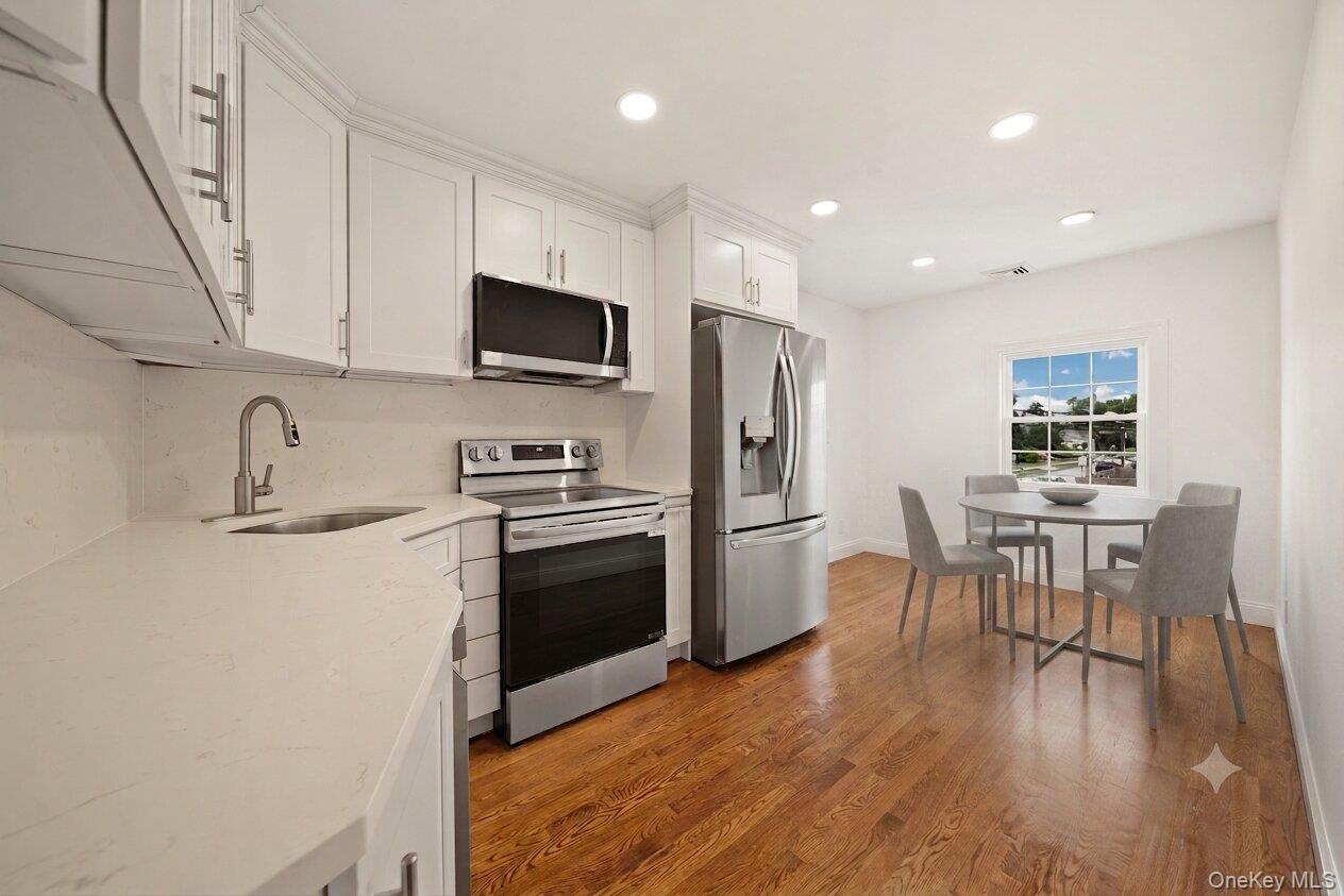 3914 Waverly Avenue Property Photo 11