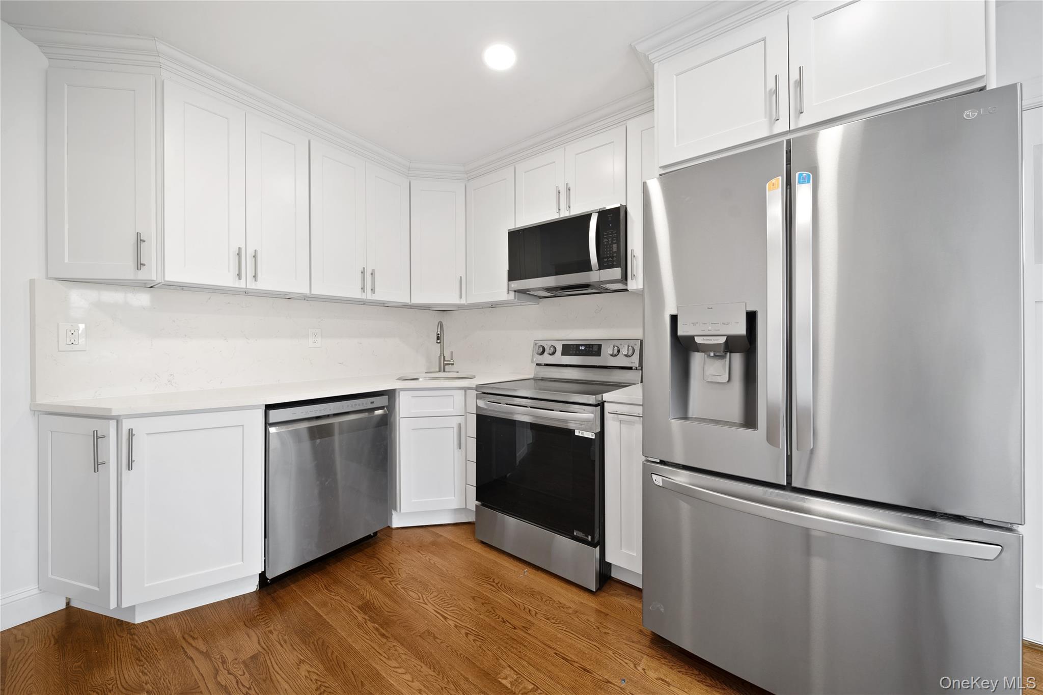 3914 Waverly Avenue Property Photo 18
