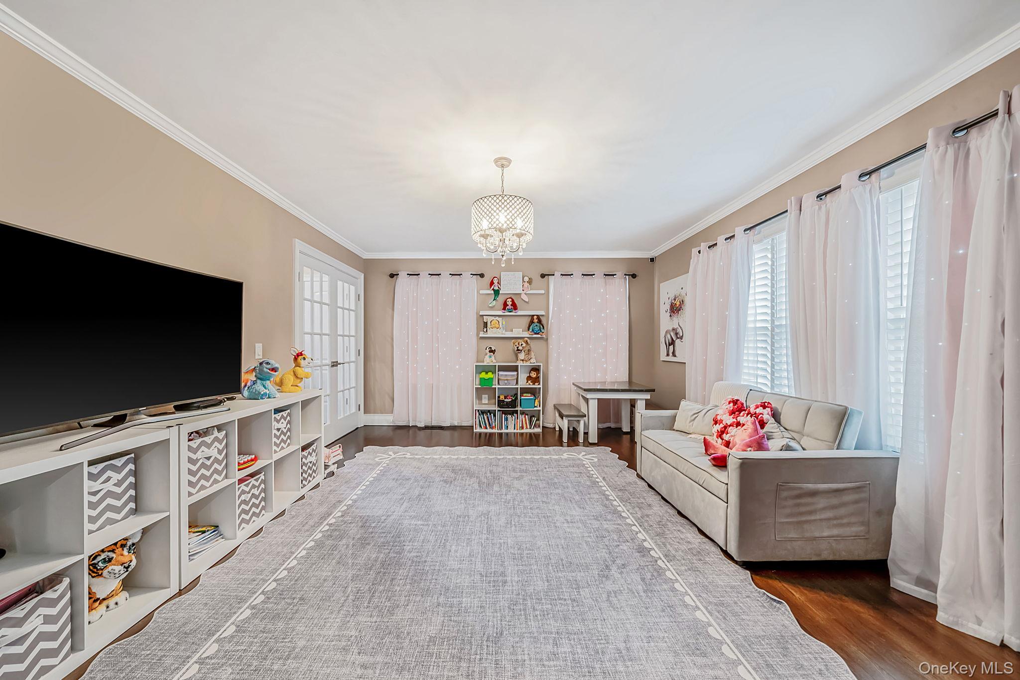 44 Niagara Street Property Photo 6