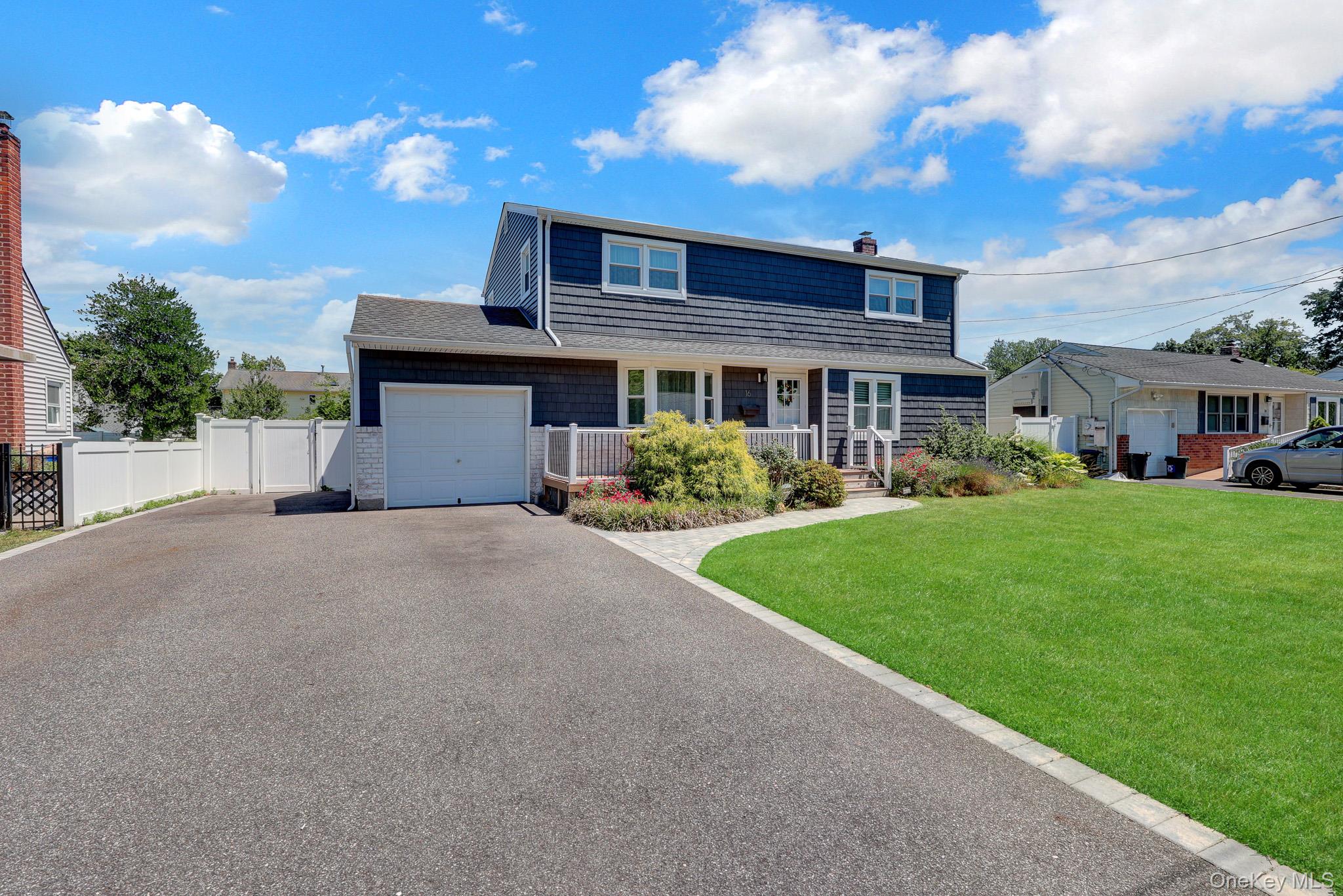 16 Heath Lane Property Photo 1