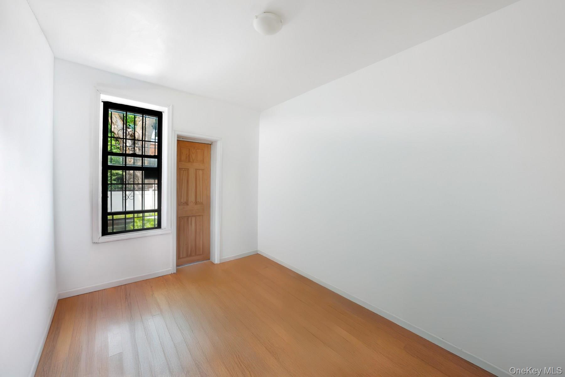 479 Bainbridge Street Property Photo 14