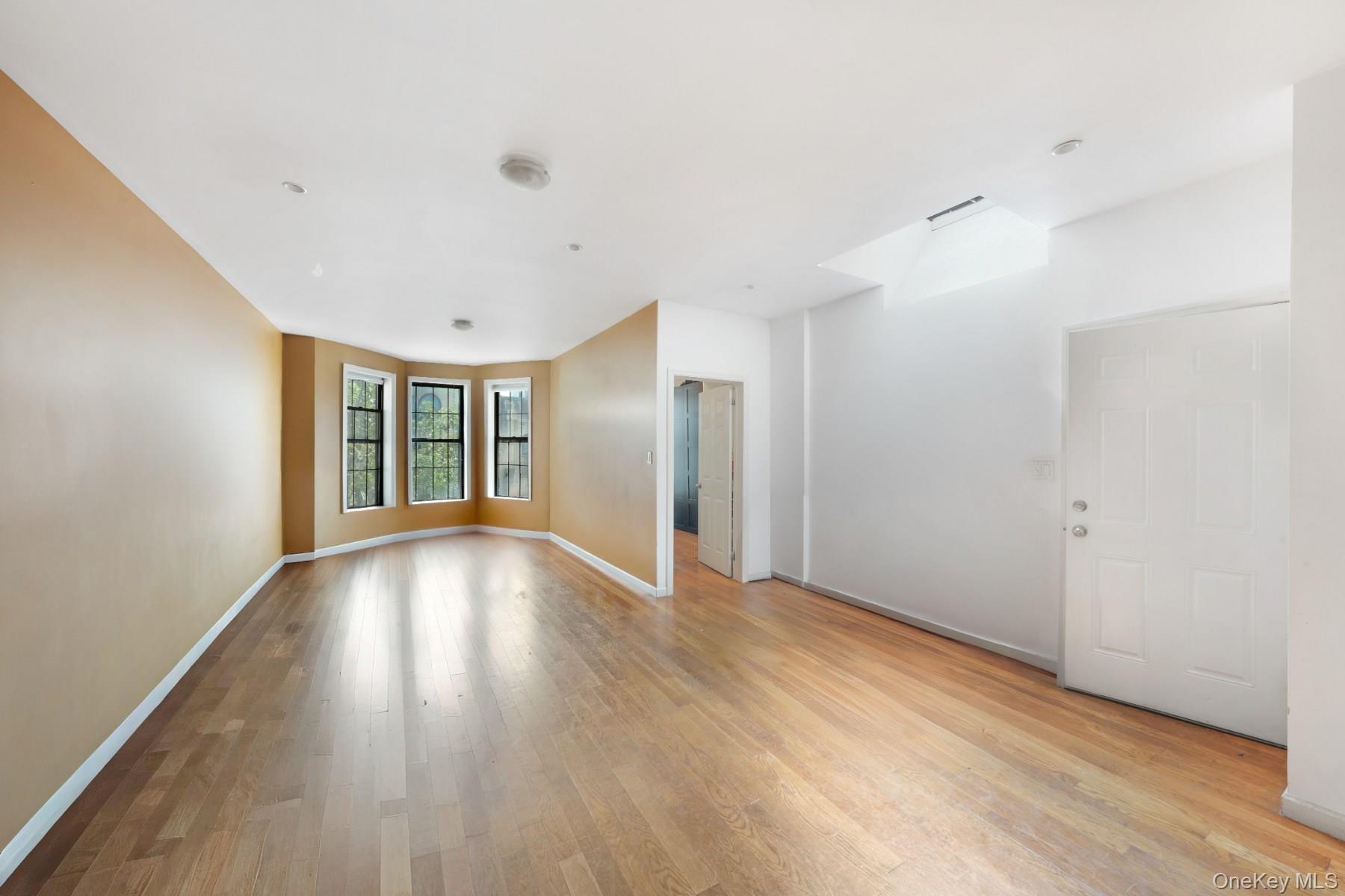 479 Bainbridge Street Property Photo 16