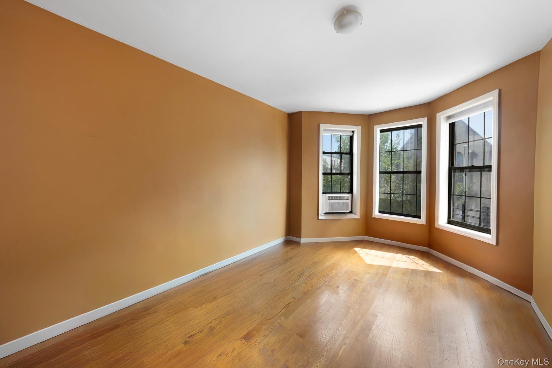 479 Bainbridge Street Property Photo 17