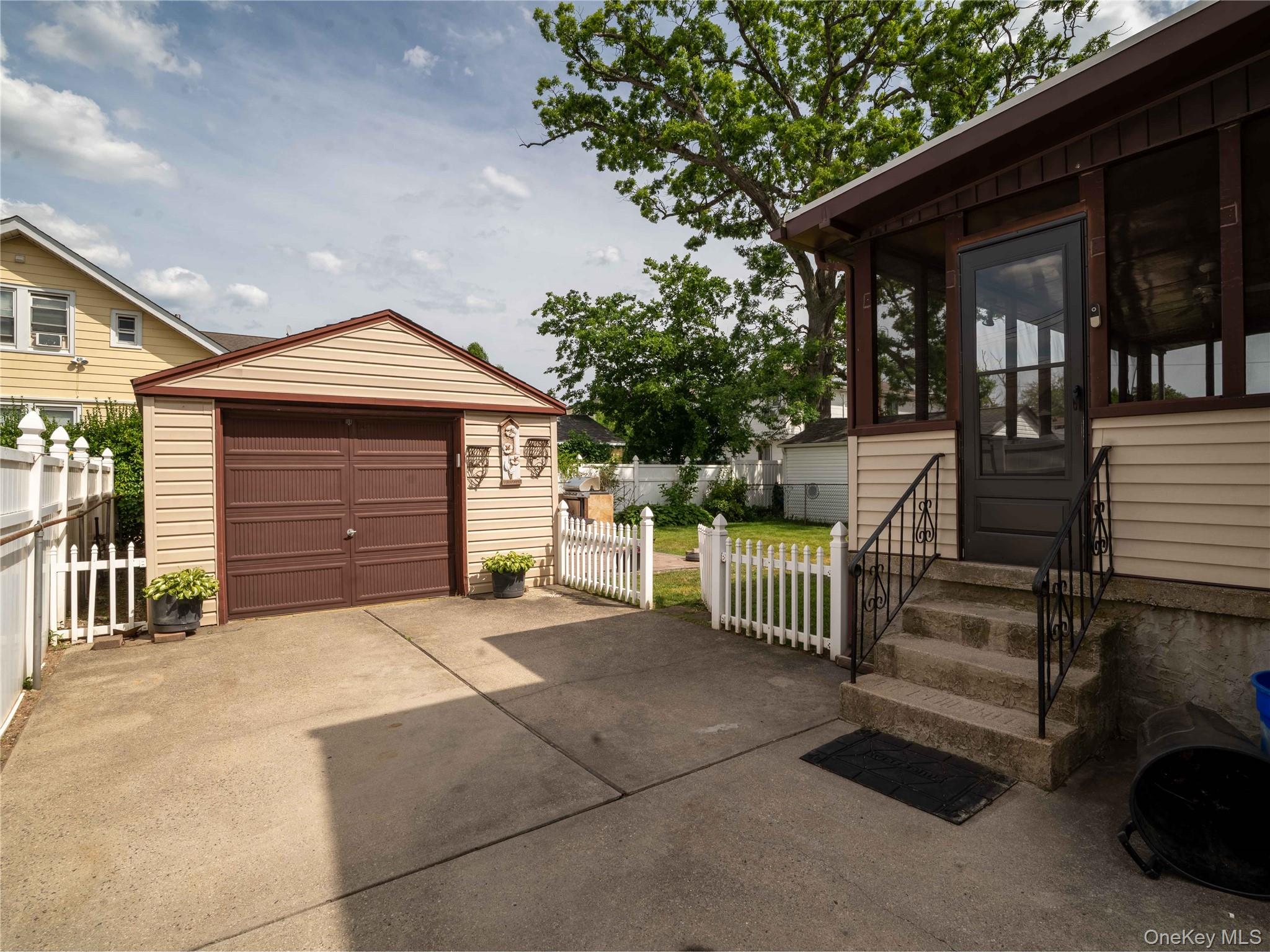 9 Satterie Avenue Property Photo 23
