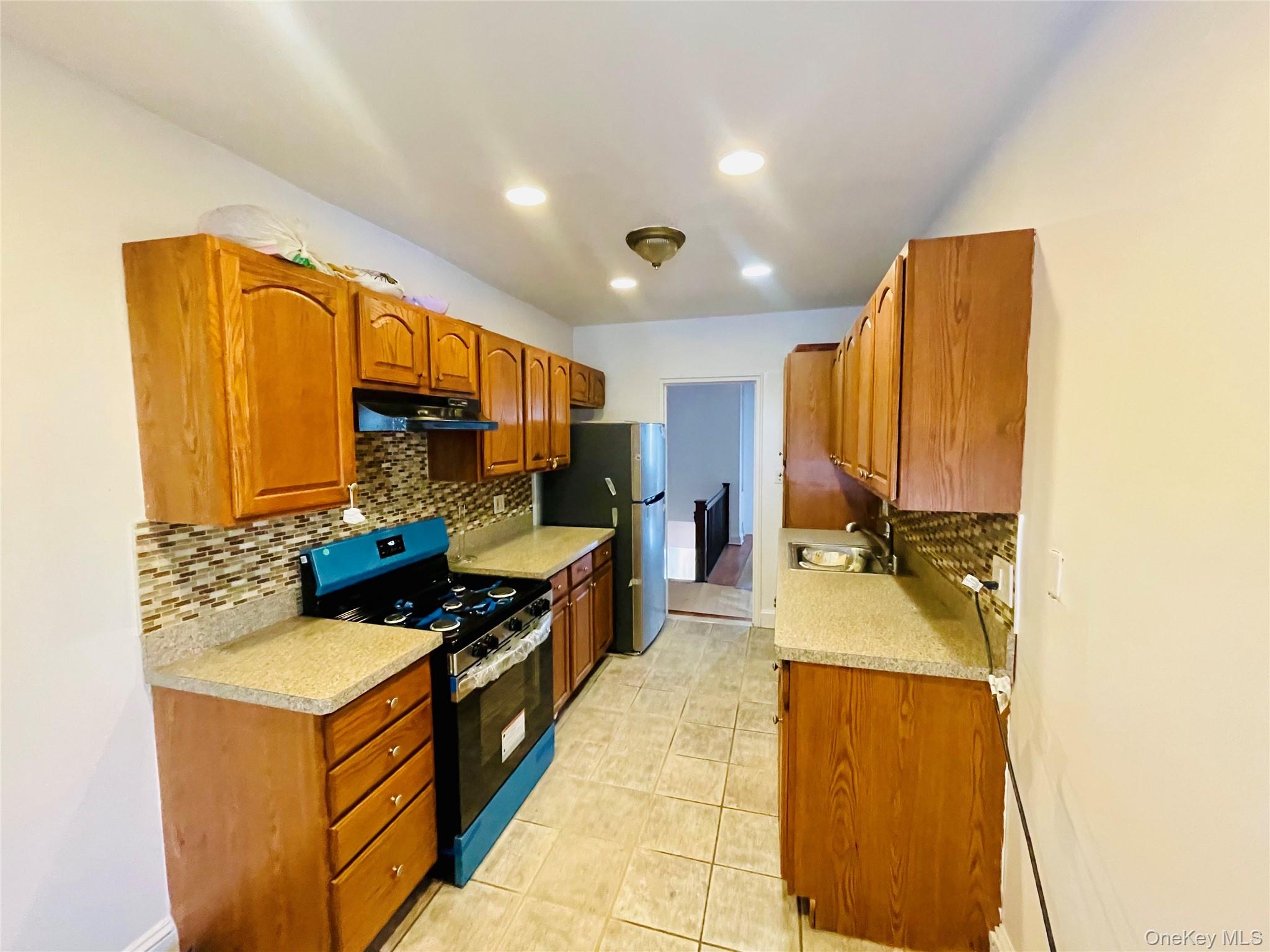 2811 Gunther Avenue Property Photo 6