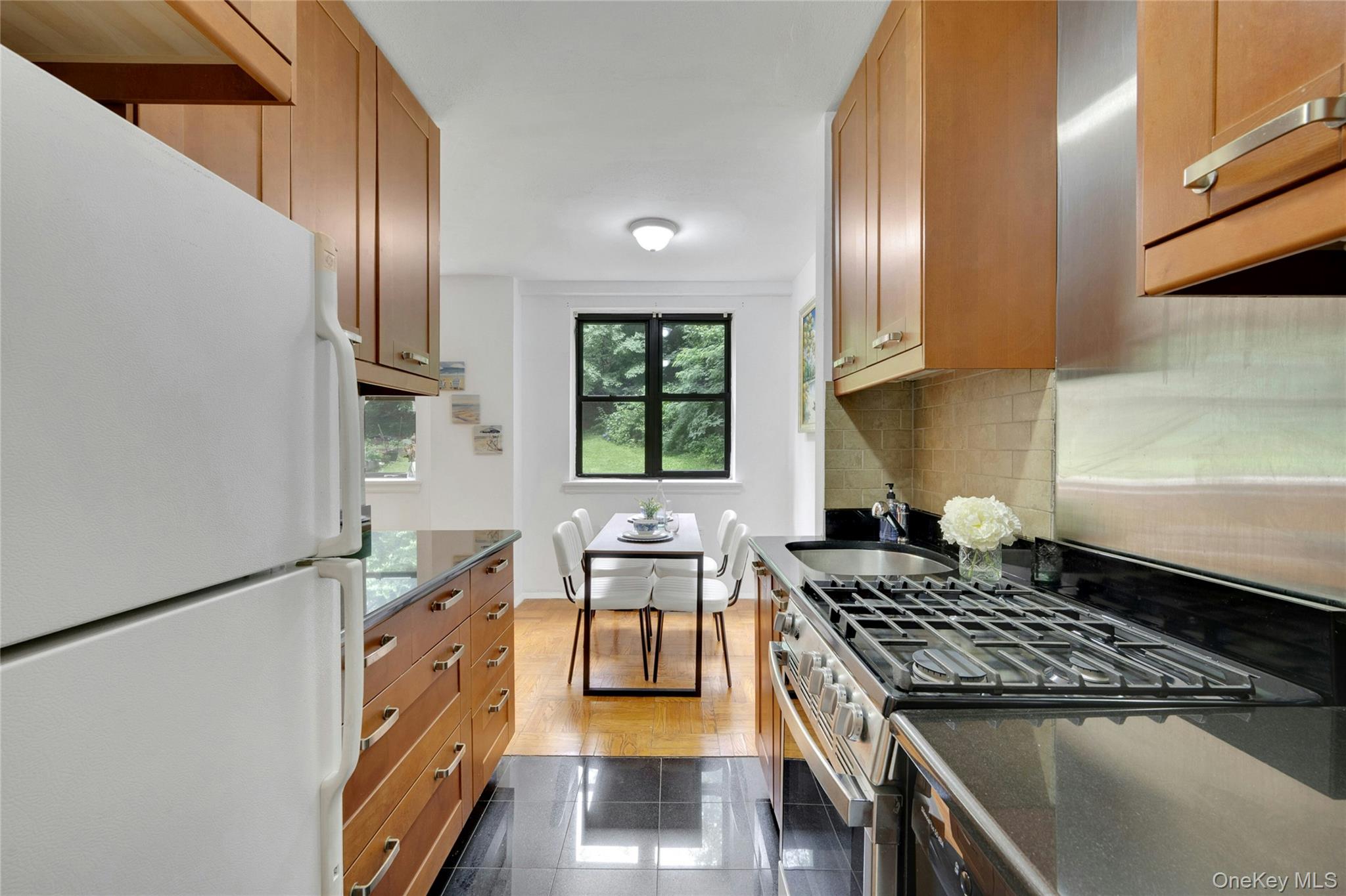 735 Kappock Street 2f Property Photo 2