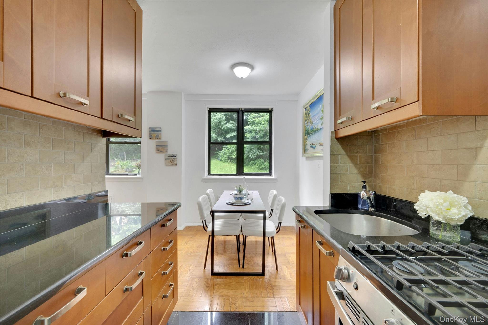 735 Kappock Street 2f Property Photo 3
