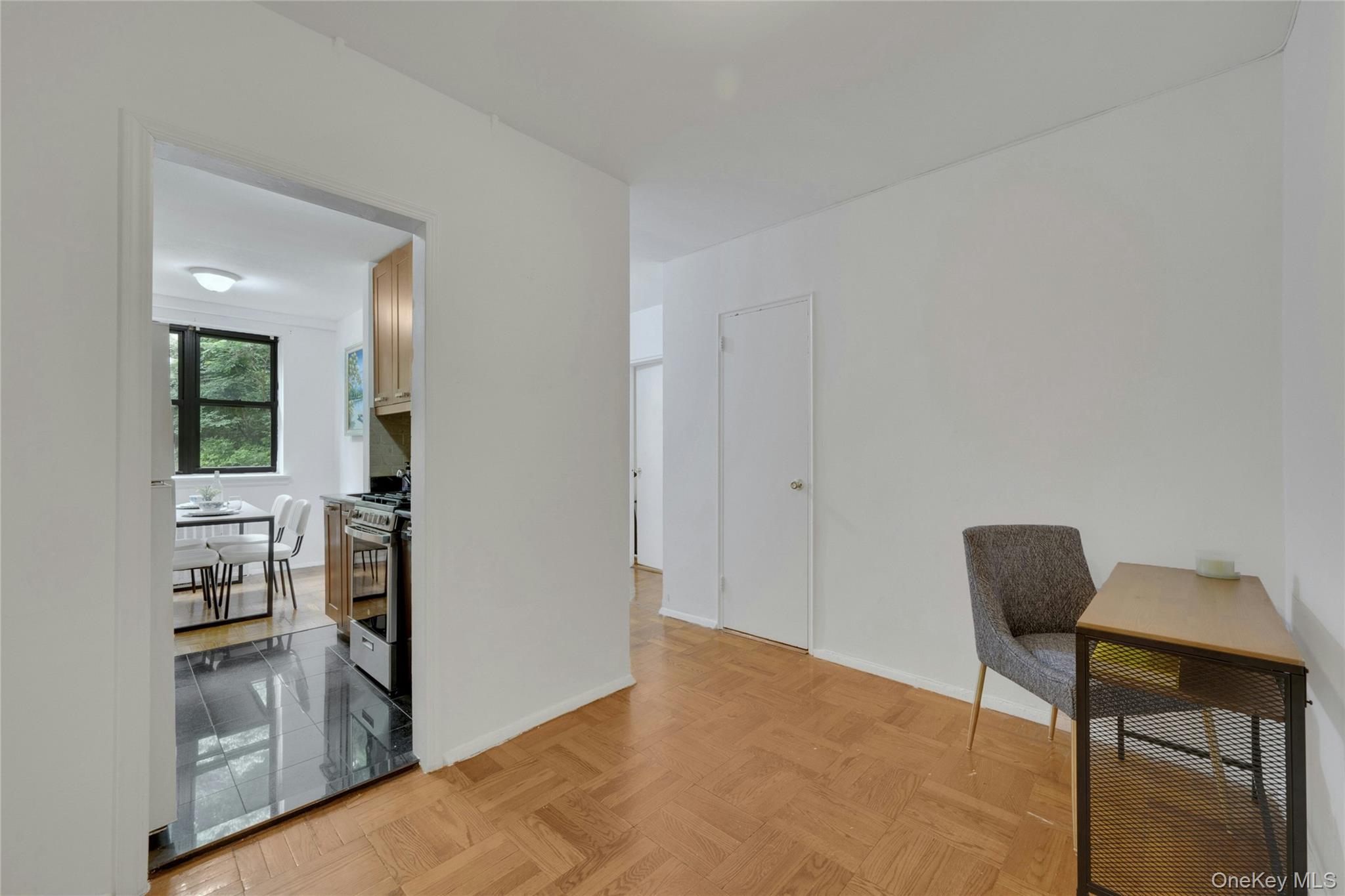 735 Kappock Street 2f Property Photo 9