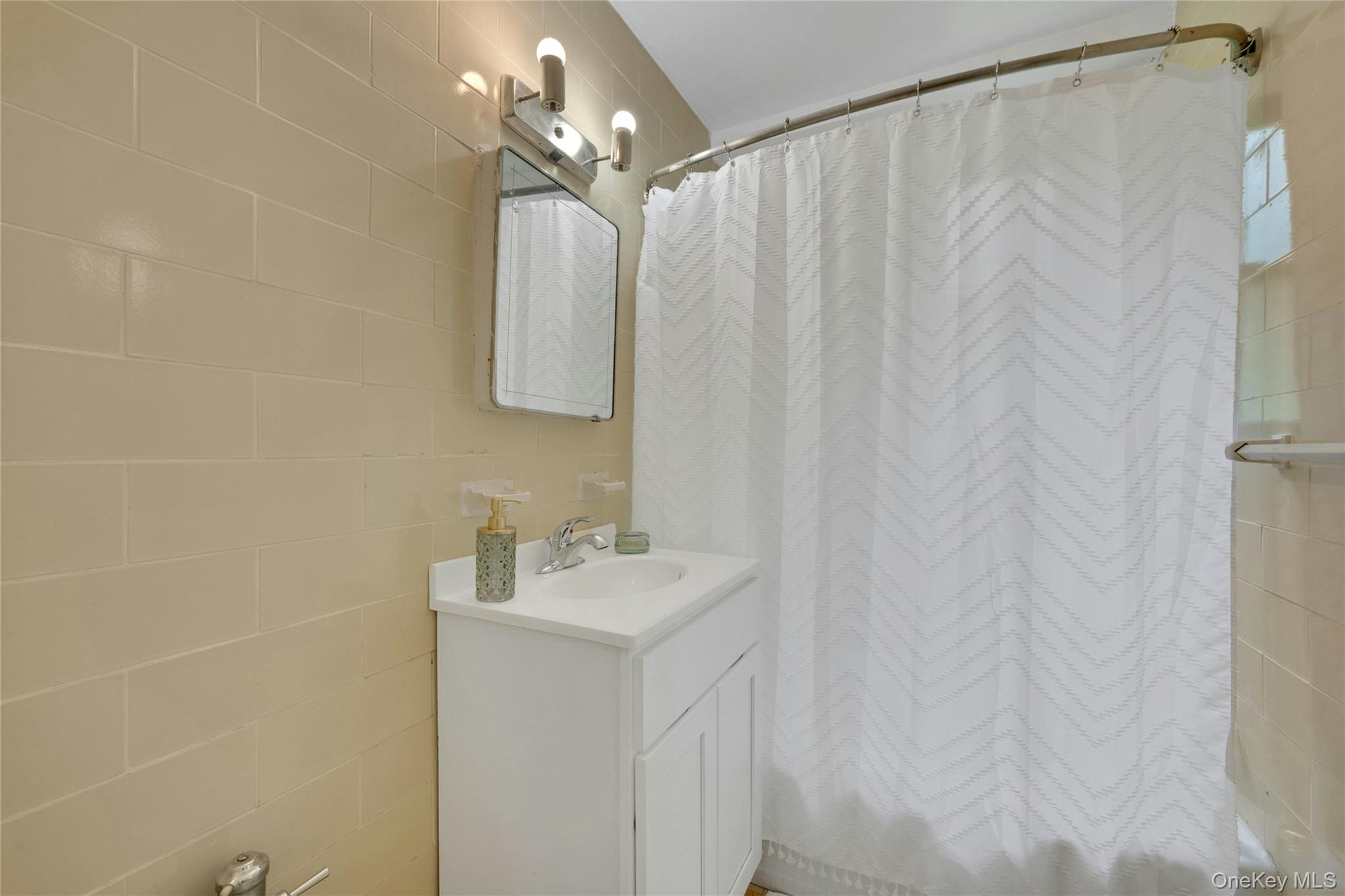 735 Kappock Street 2f Property Photo 20