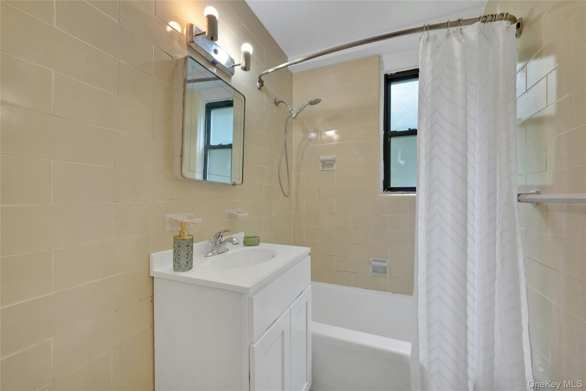 735 Kappock Street 2f Property Photo 21