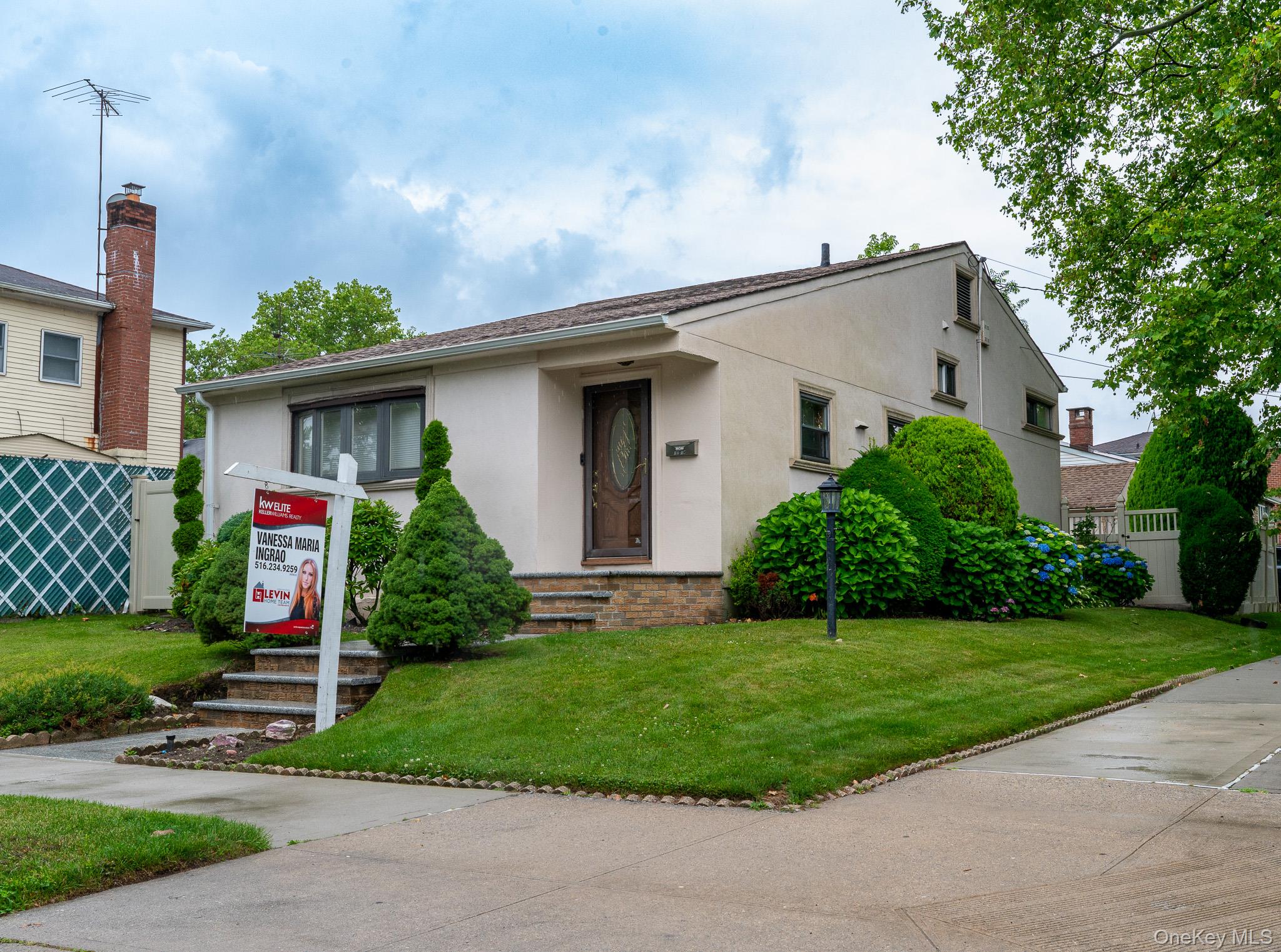 2104 157th Street Property Photo 2