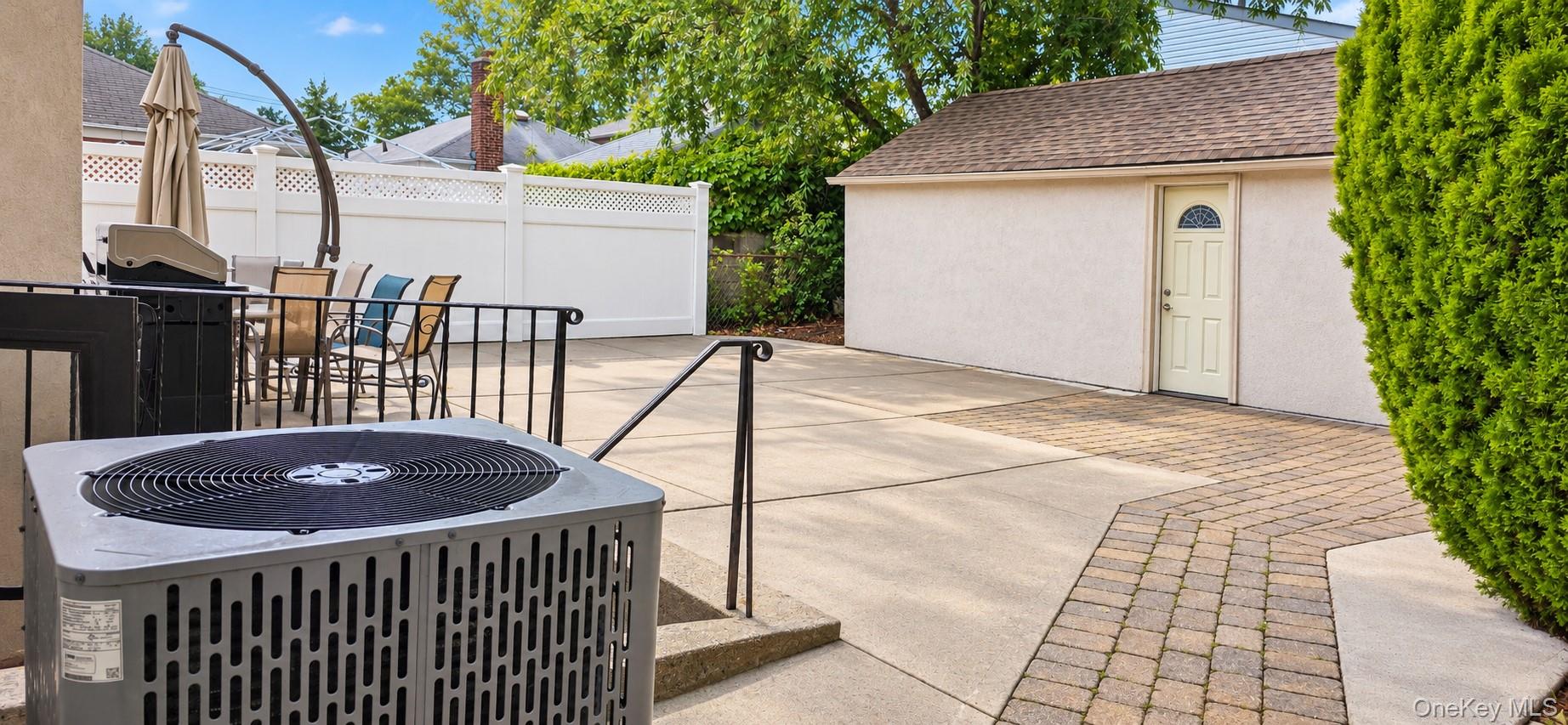 2104 157th Street Property Photo 3