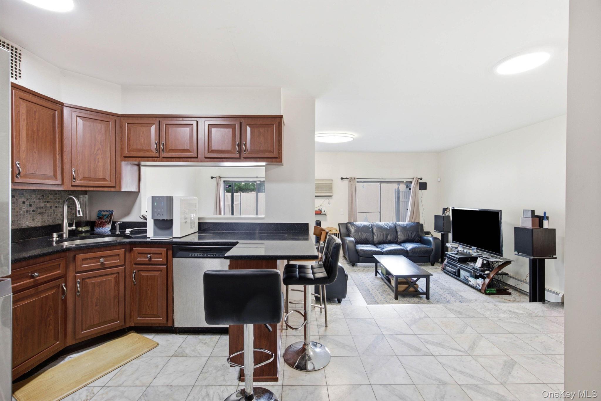 425 Schorr Drive Property Photo 8