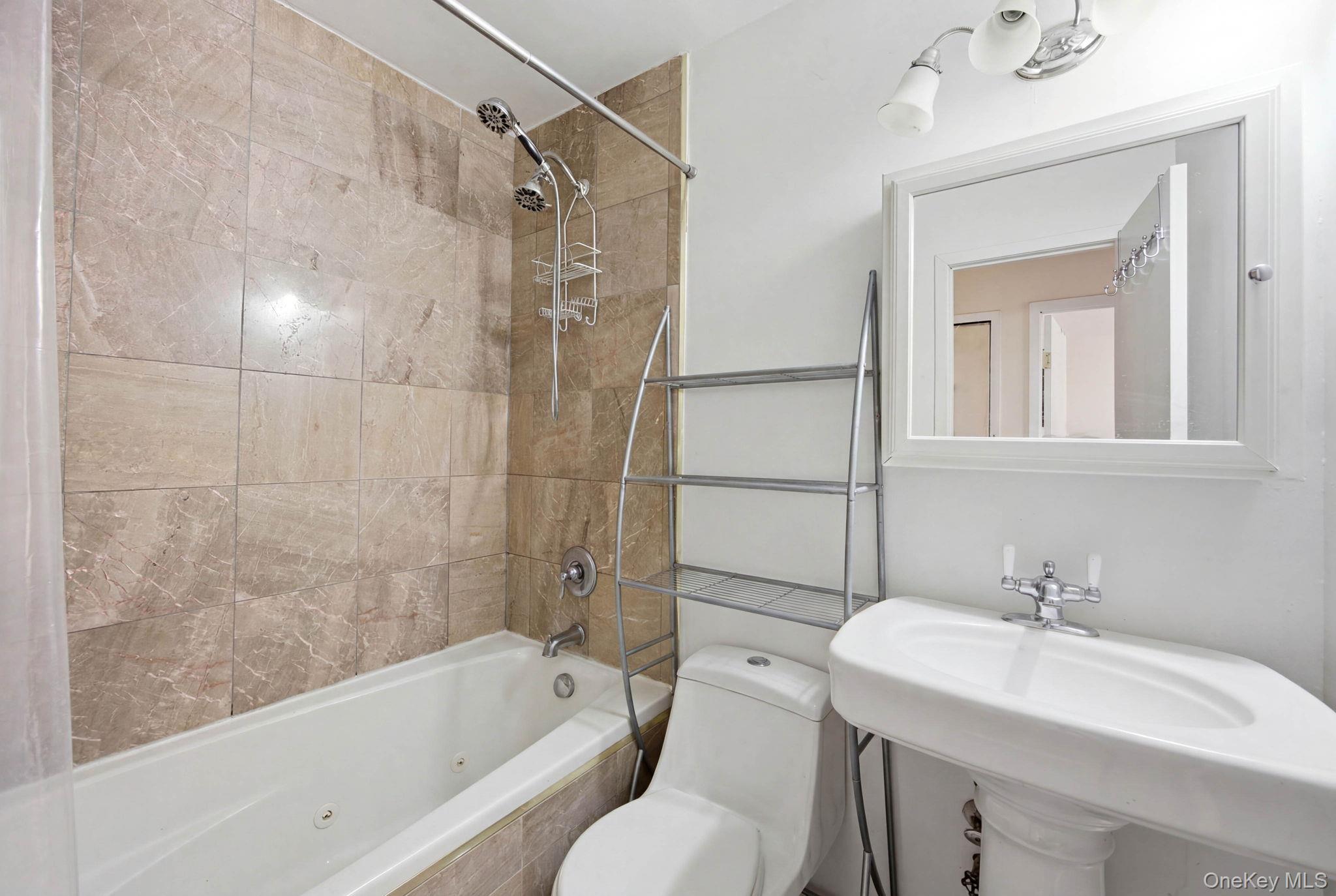 425 Schorr Drive Property Photo 14