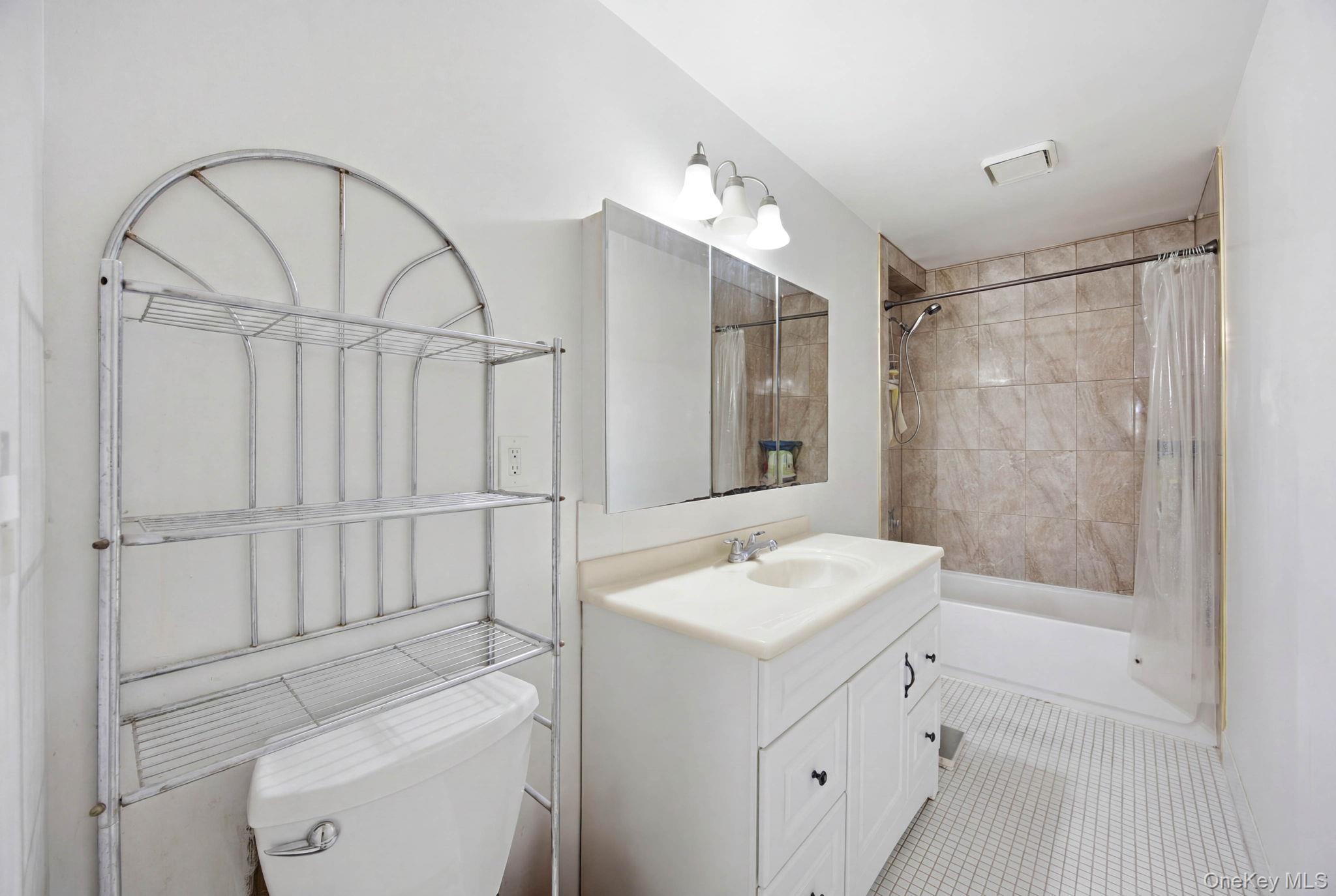 425 Schorr Drive Property Photo 15