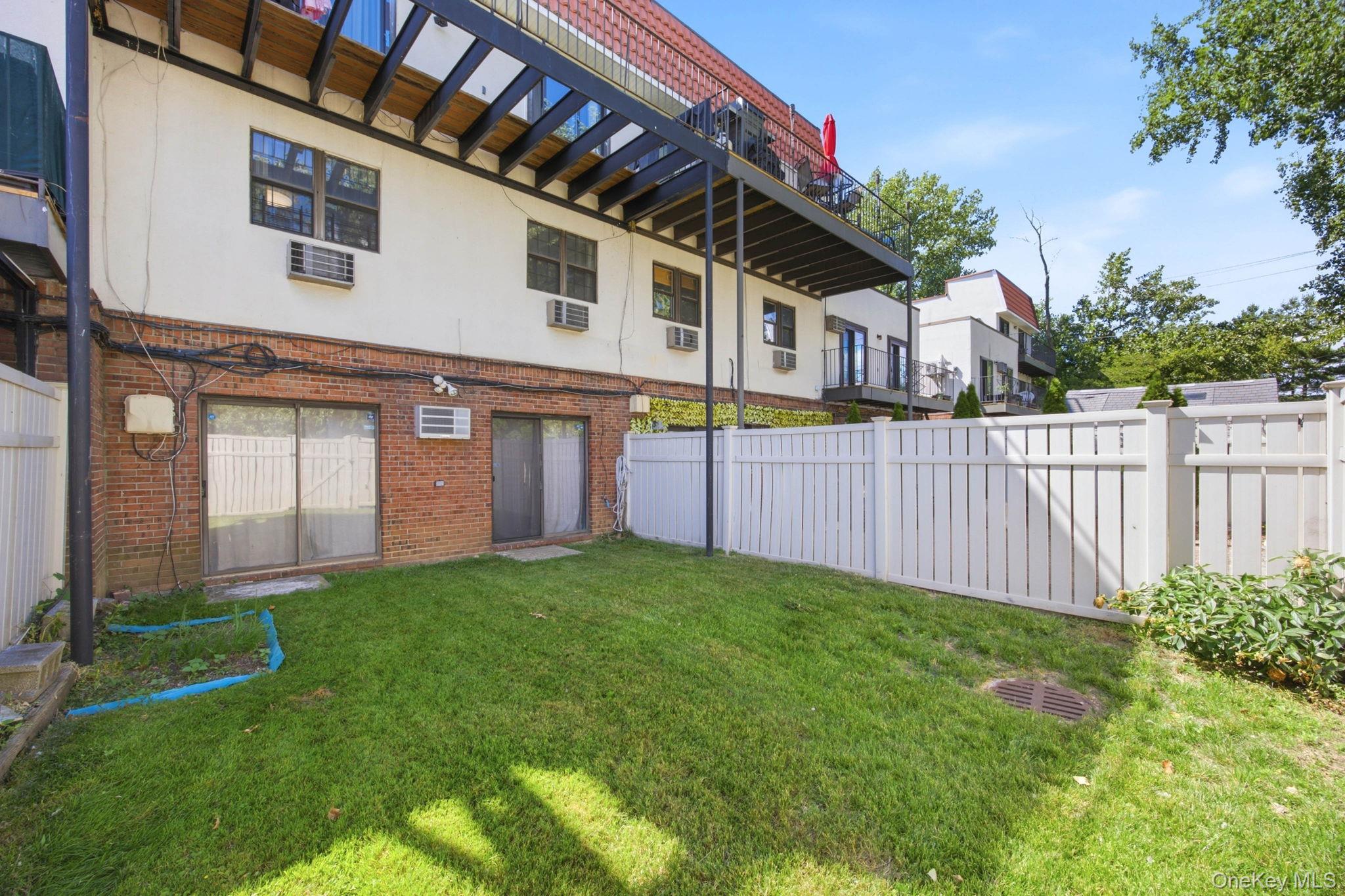 425 Schorr Drive Property Photo 17