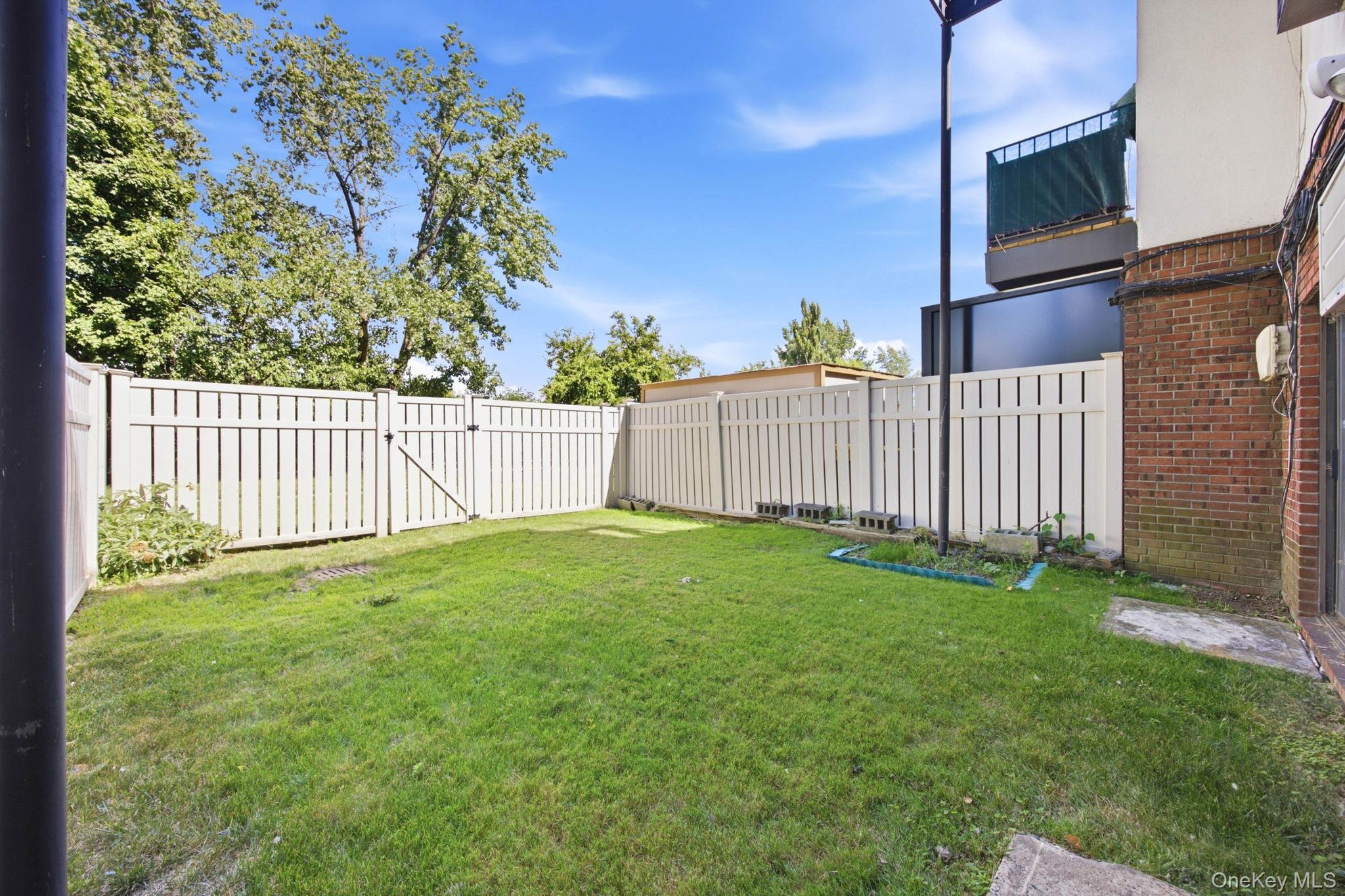 425 Schorr Drive Property Photo 18