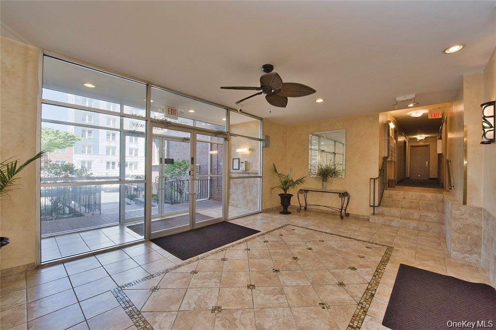 210 E Broadway 6l Property Photo 13