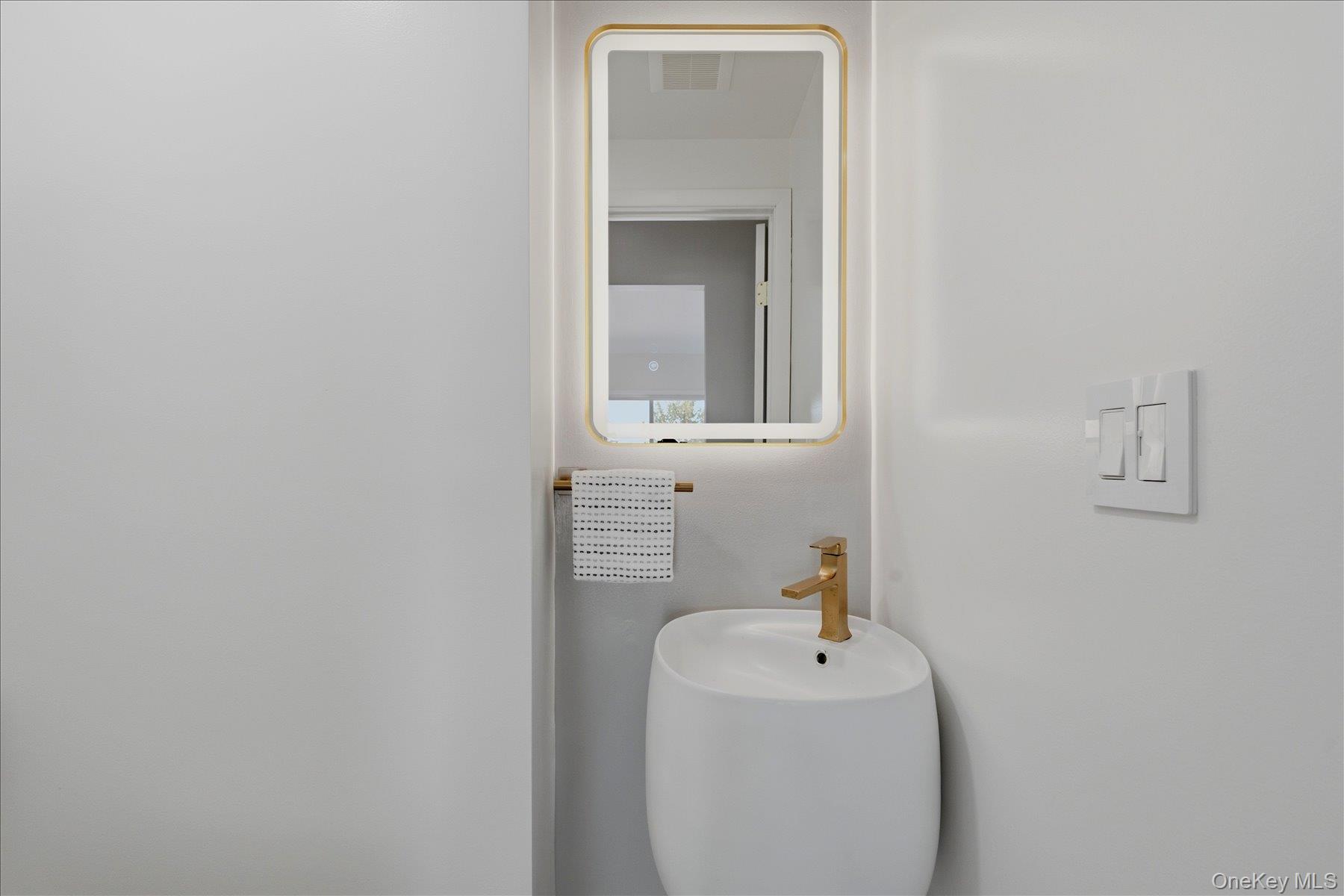 16 Meadow Lane Property Photo 11