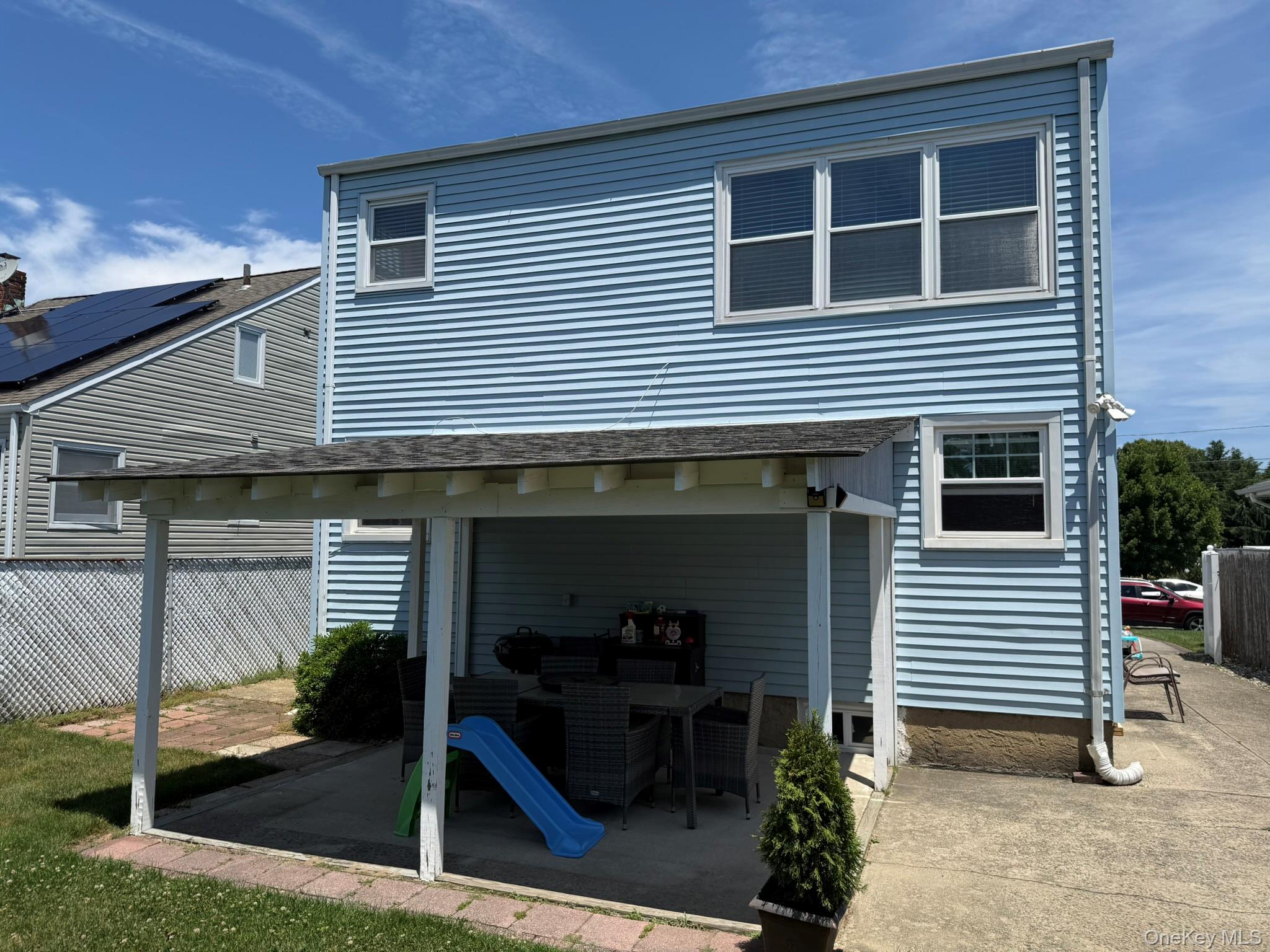 476 Bernard Street Property Photo 3