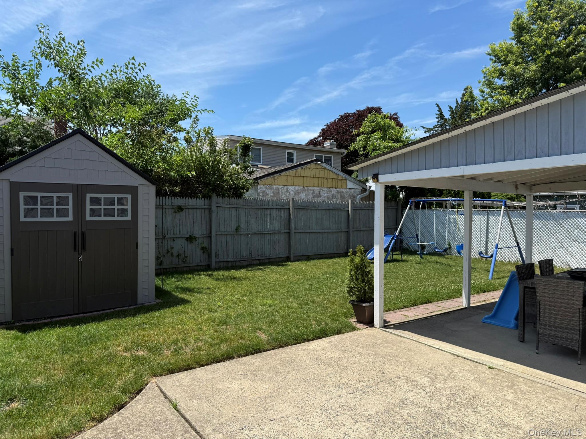 476 Bernard Street Property Photo 4