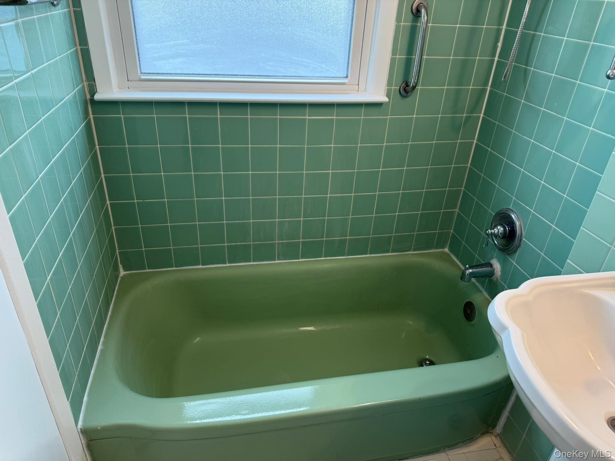 476 Bernard Street Property Photo 15