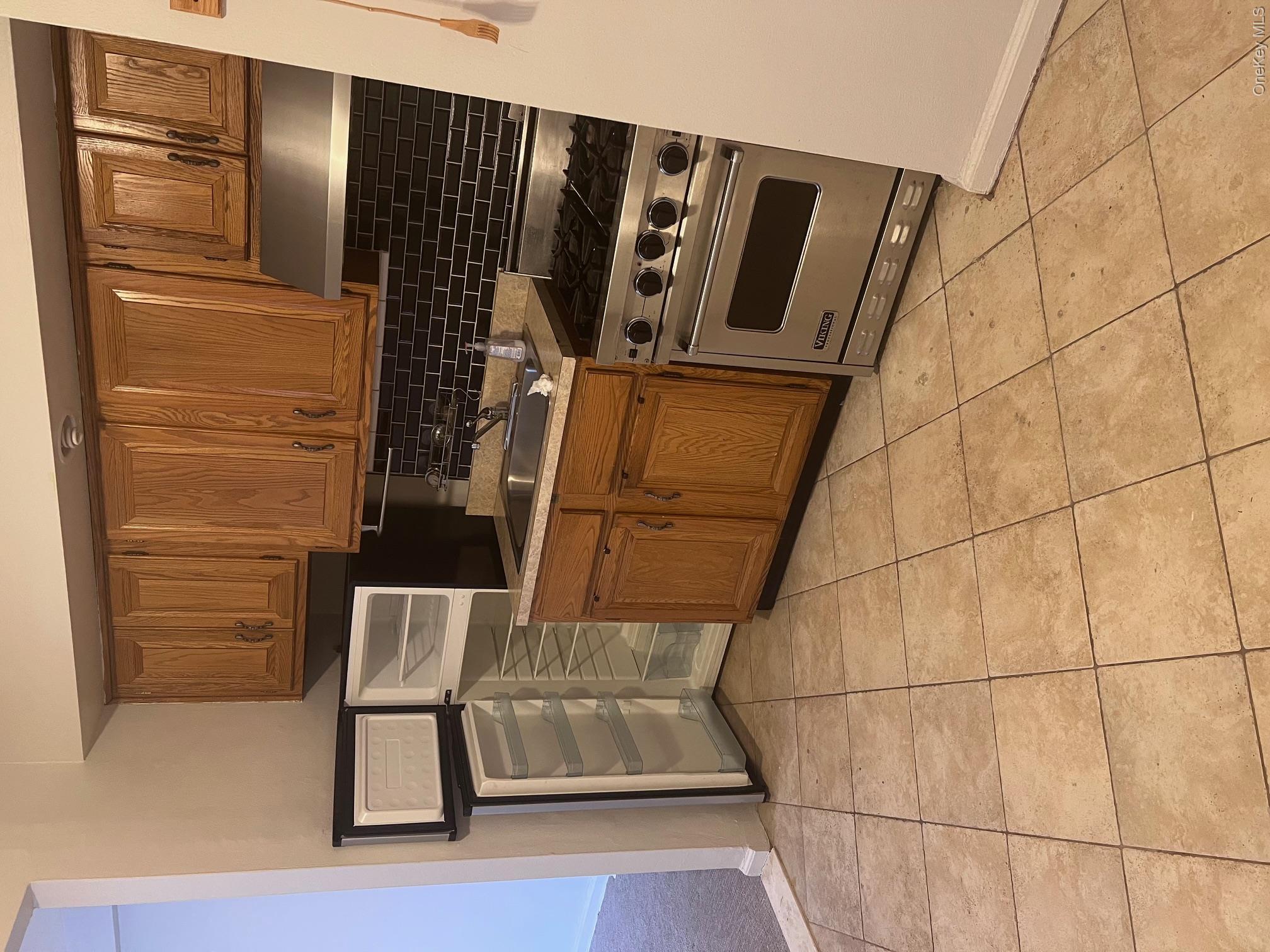 63-61 Yellowstone Boulevard 4l Property Photo 2