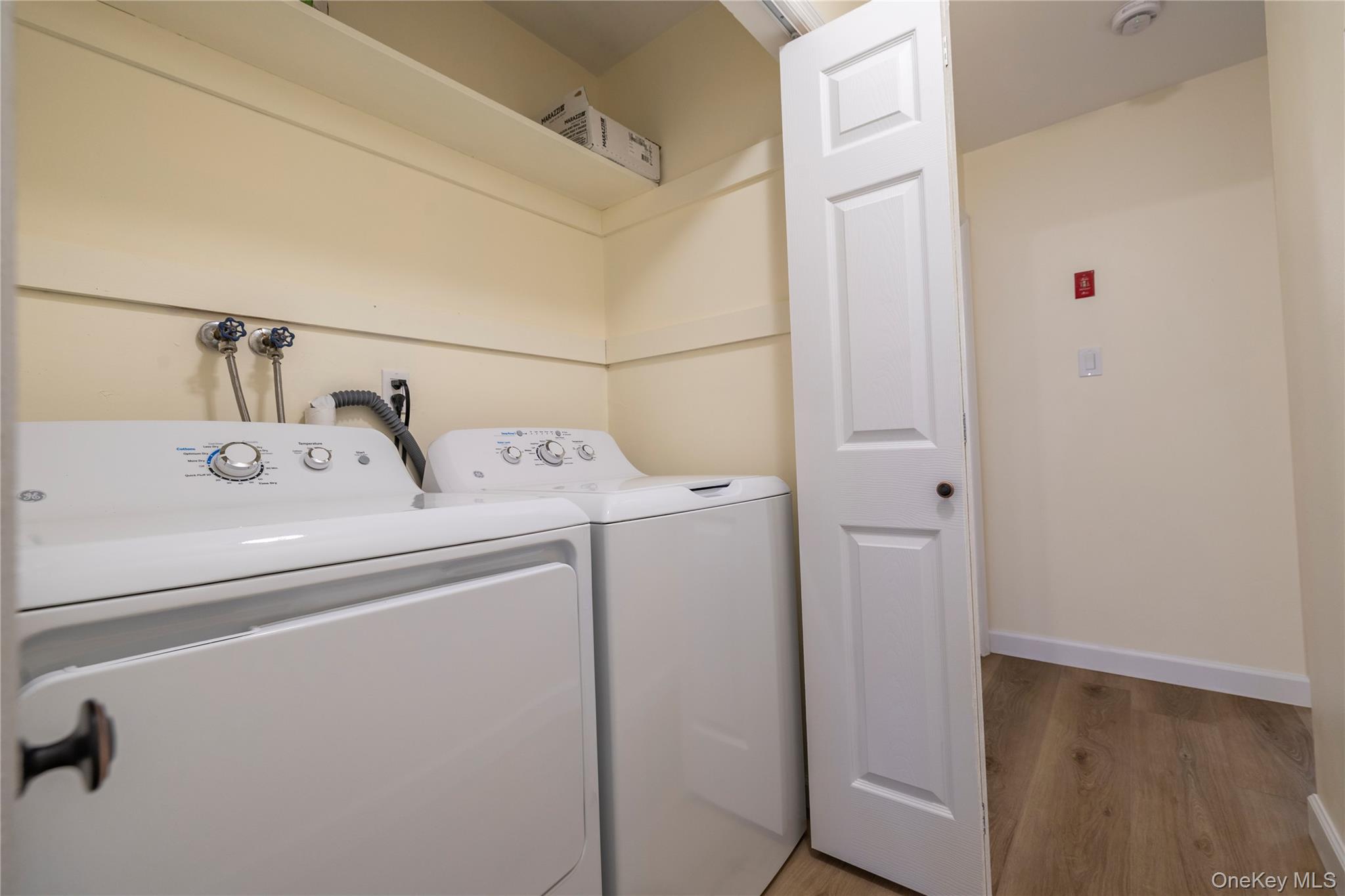 542 E Pine Street Upper Property Photo 21