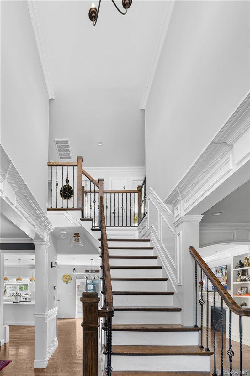 84 W Choir Lane Property Photo 3