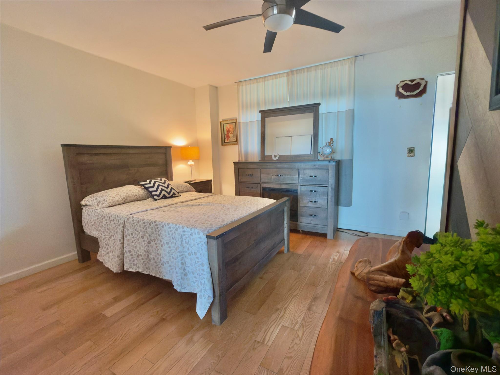 830 Shore Road 2s Property Photo 4