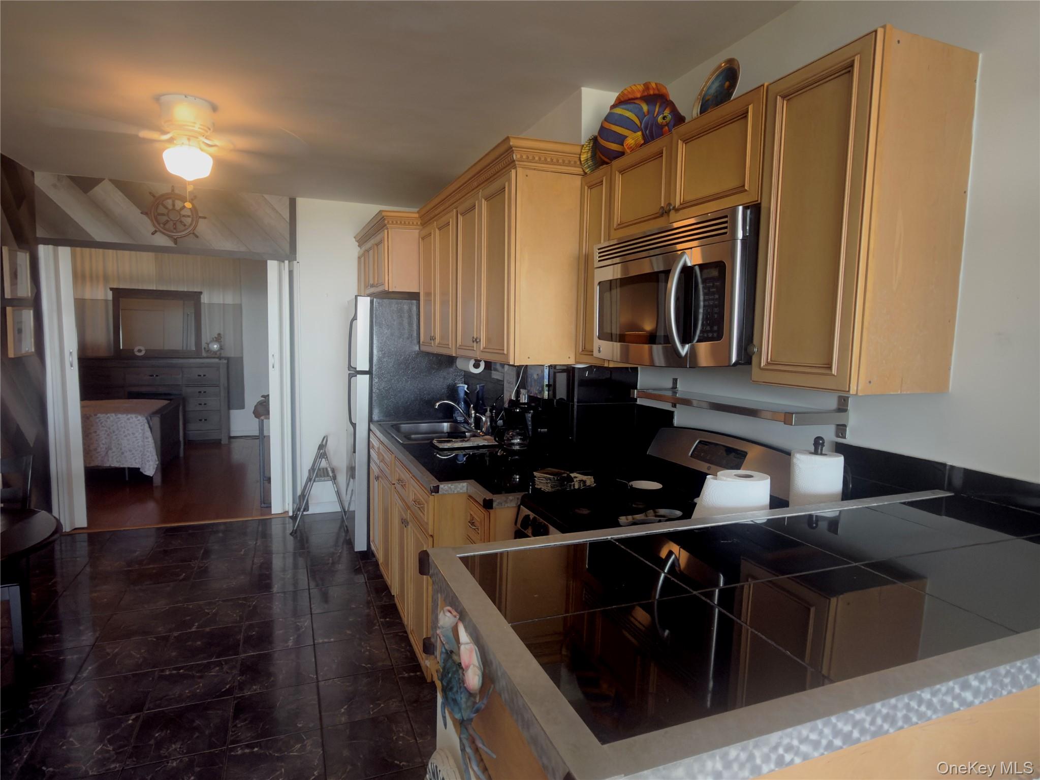 830 Shore Road 2s Property Photo 7