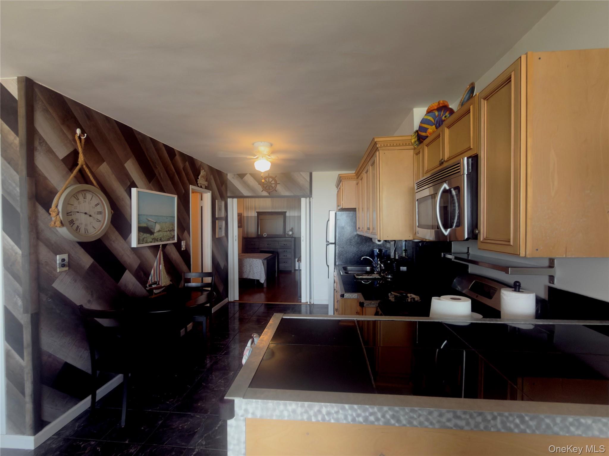 830 Shore Road 2s Property Photo 8