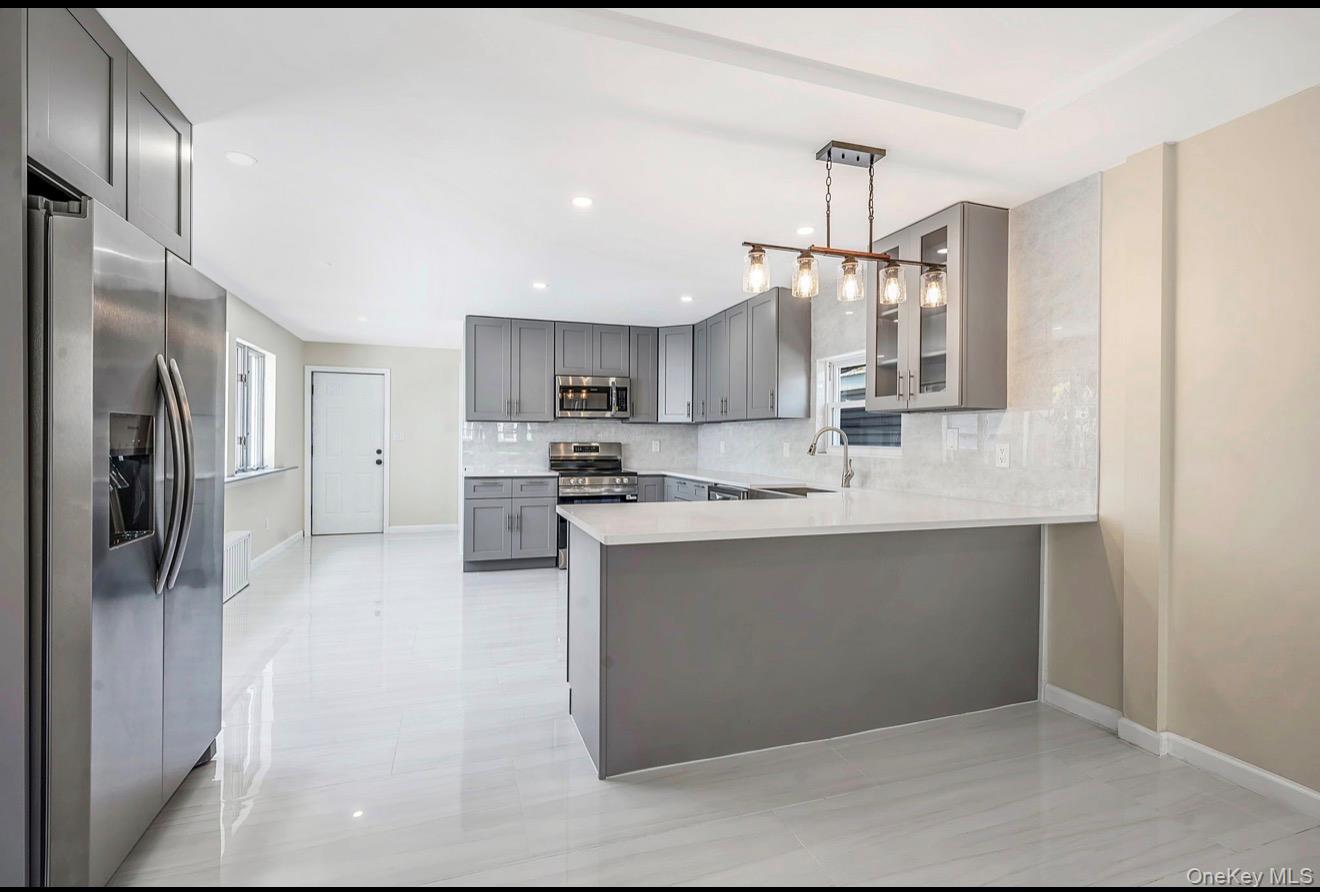 530 Washington Avenue Property Photo 8