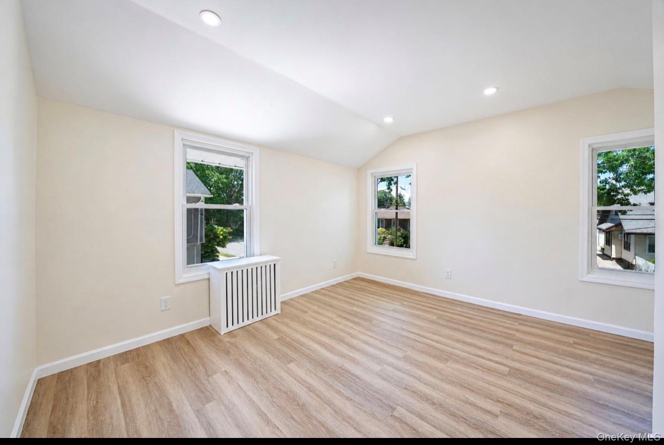 530 Washington Avenue Property Photo 13