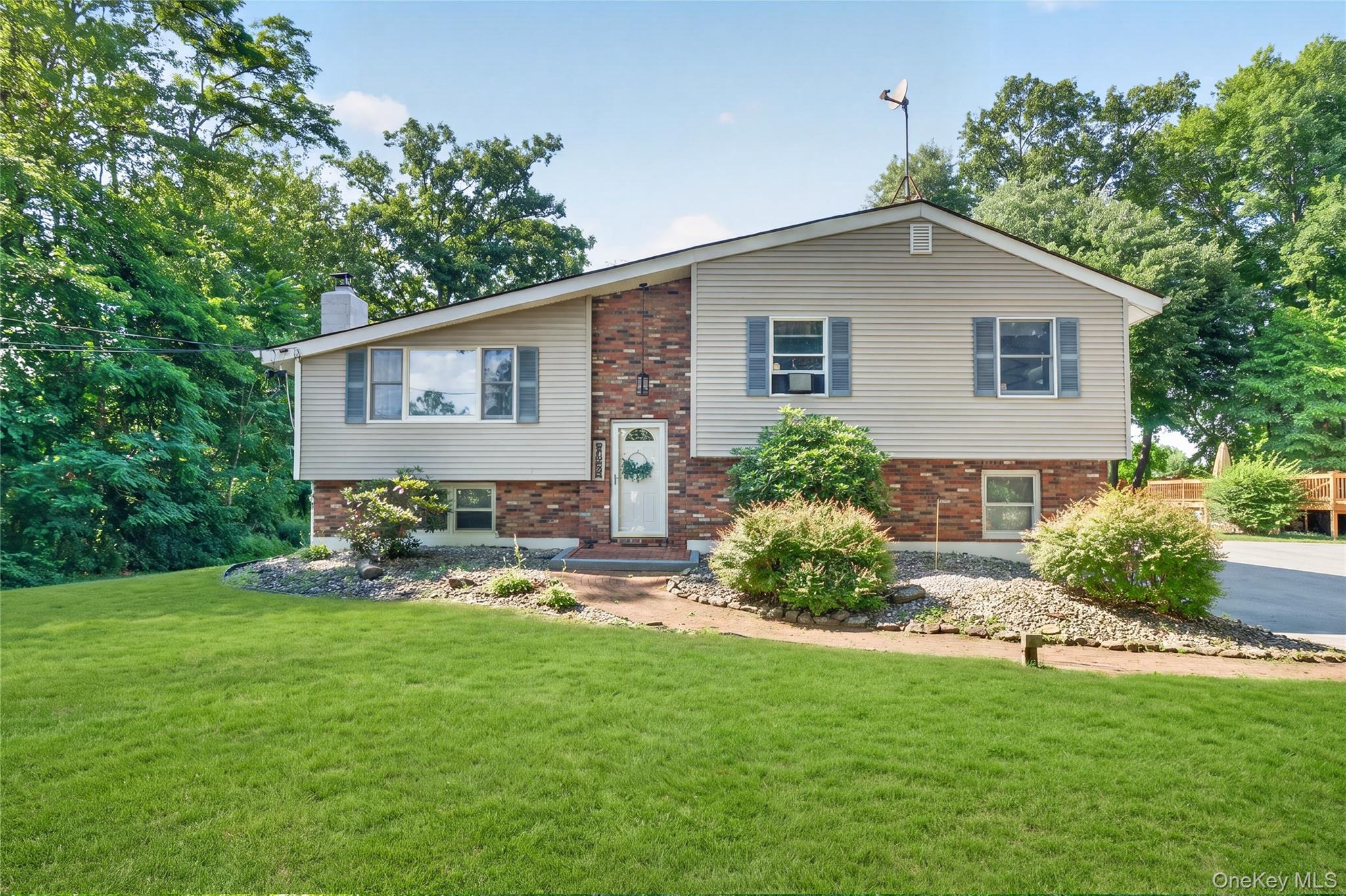 18 Pine Ridge Drive Property Photo 1
