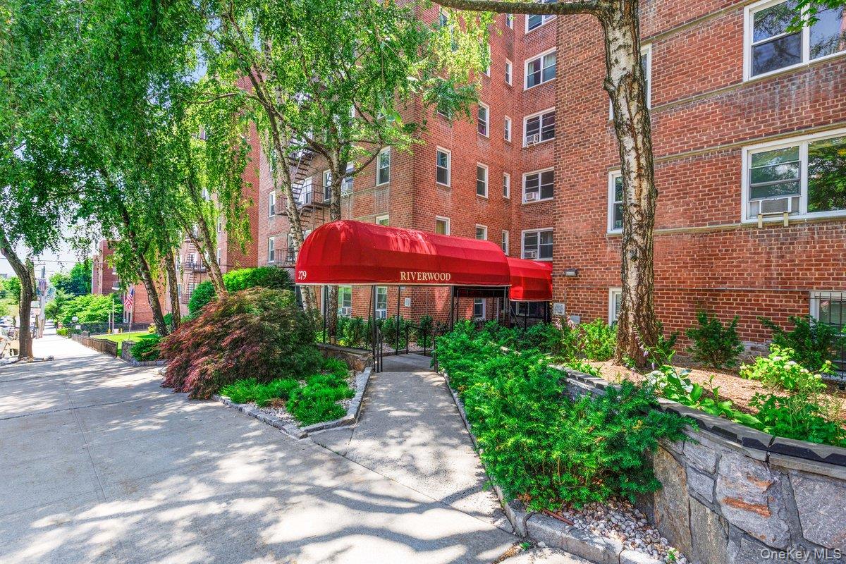279 N Broadway 7a Property Photo 1