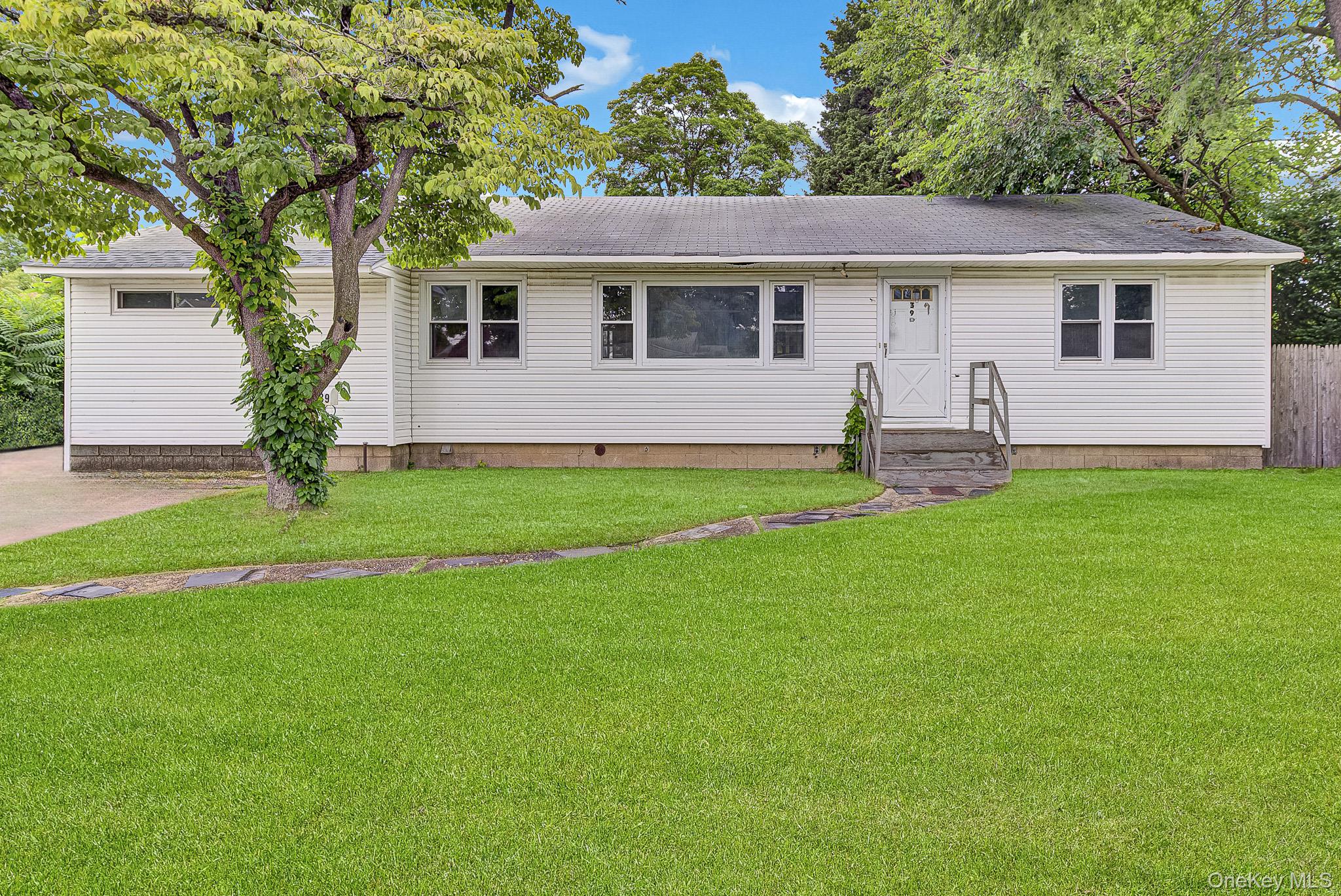 39 3rd Avenue Property Photo 1