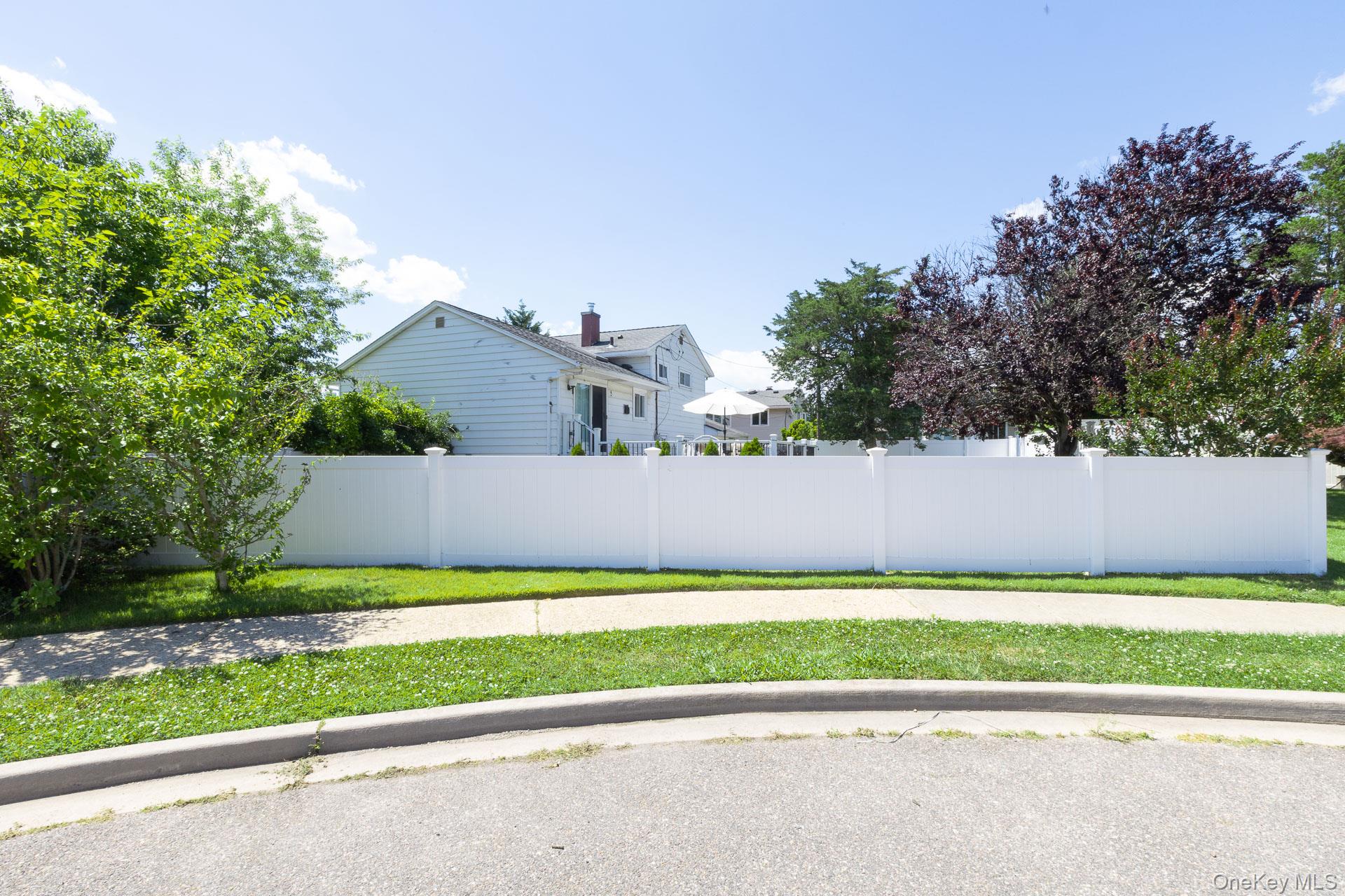 21 Pinetree Avenue Property Photo 25