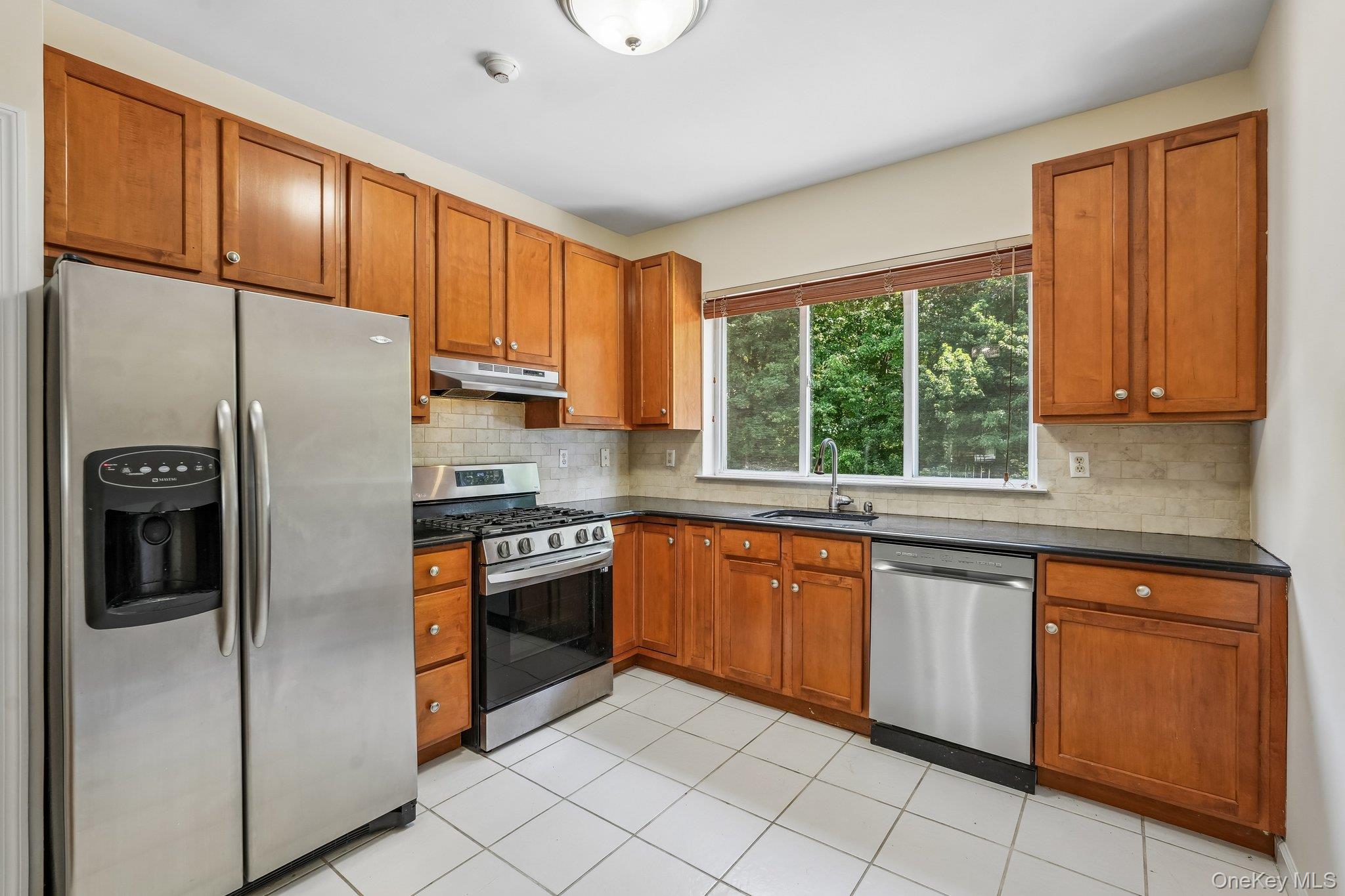 212 Arlington Court Property Photo 14
