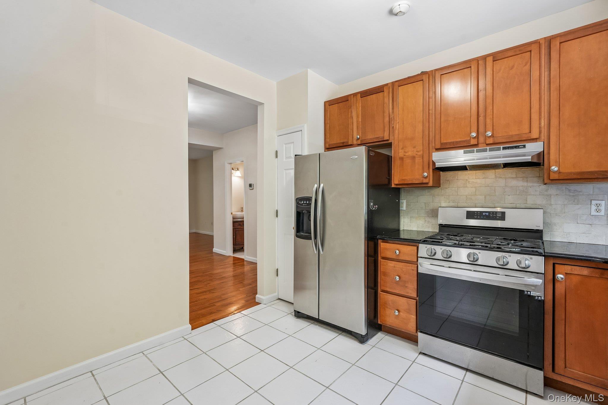 212 Arlington Court Property Photo 17
