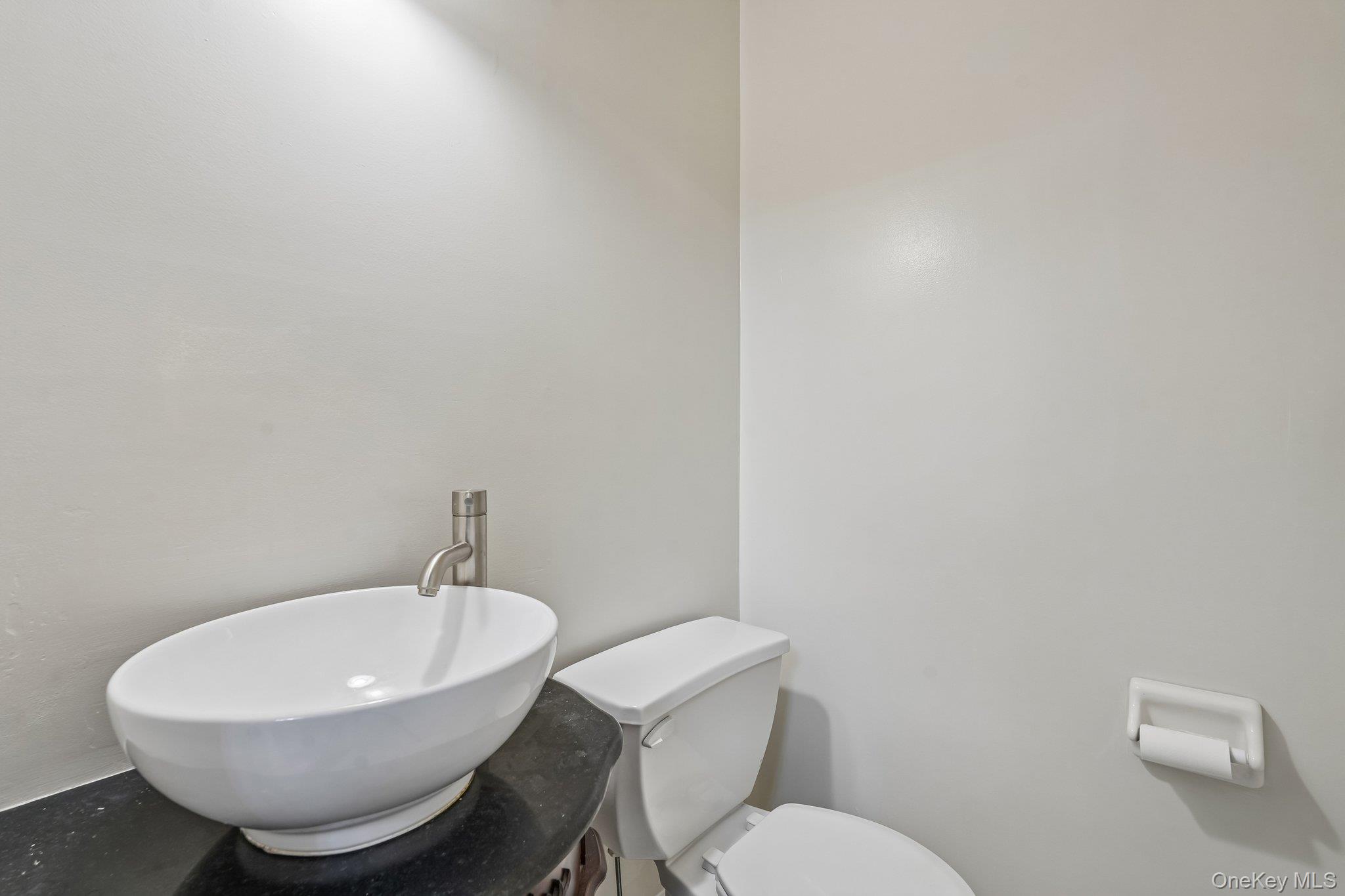 212 Arlington Court Property Photo 18