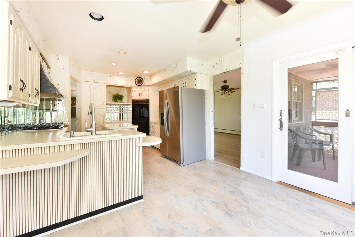 687 Golf Drive Property Photo 13