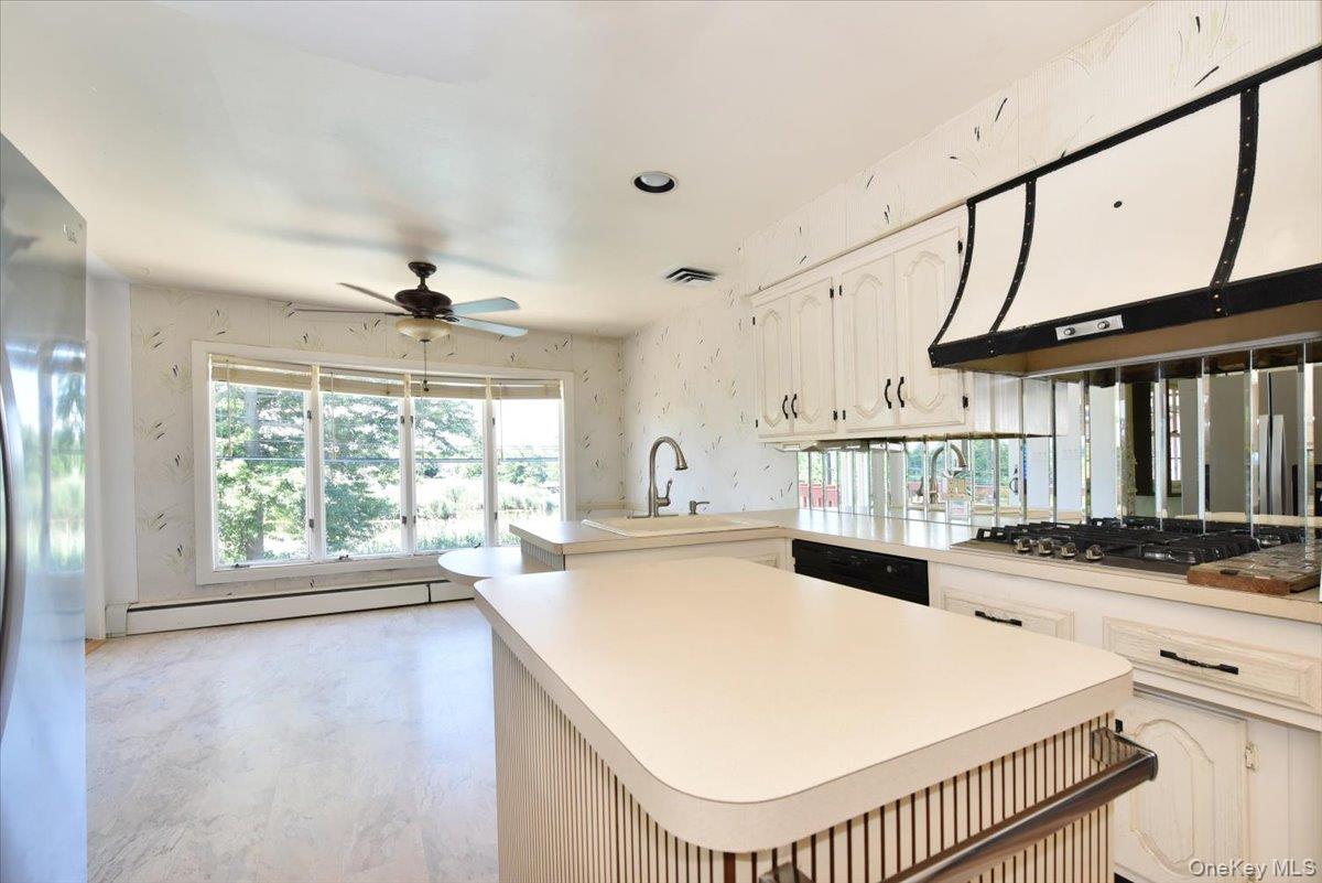 687 Golf Drive Property Photo 16