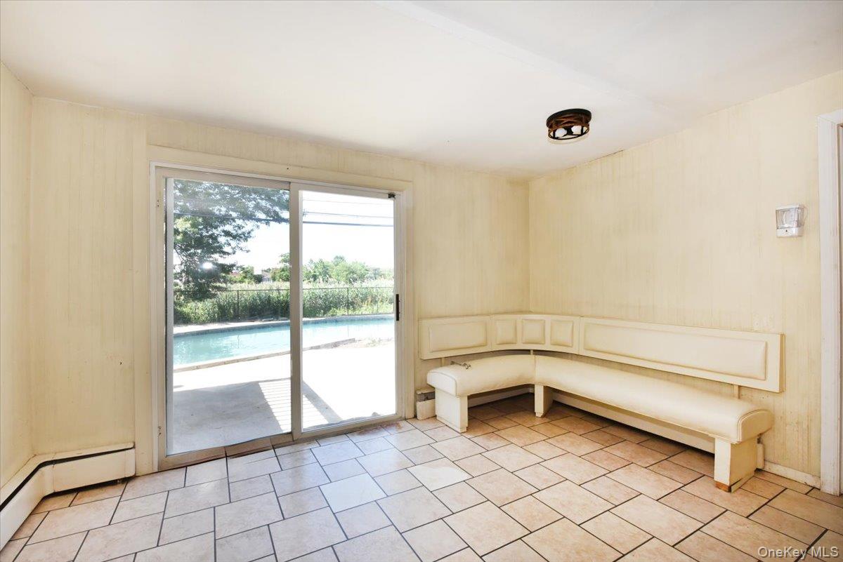 687 Golf Drive Property Photo 17