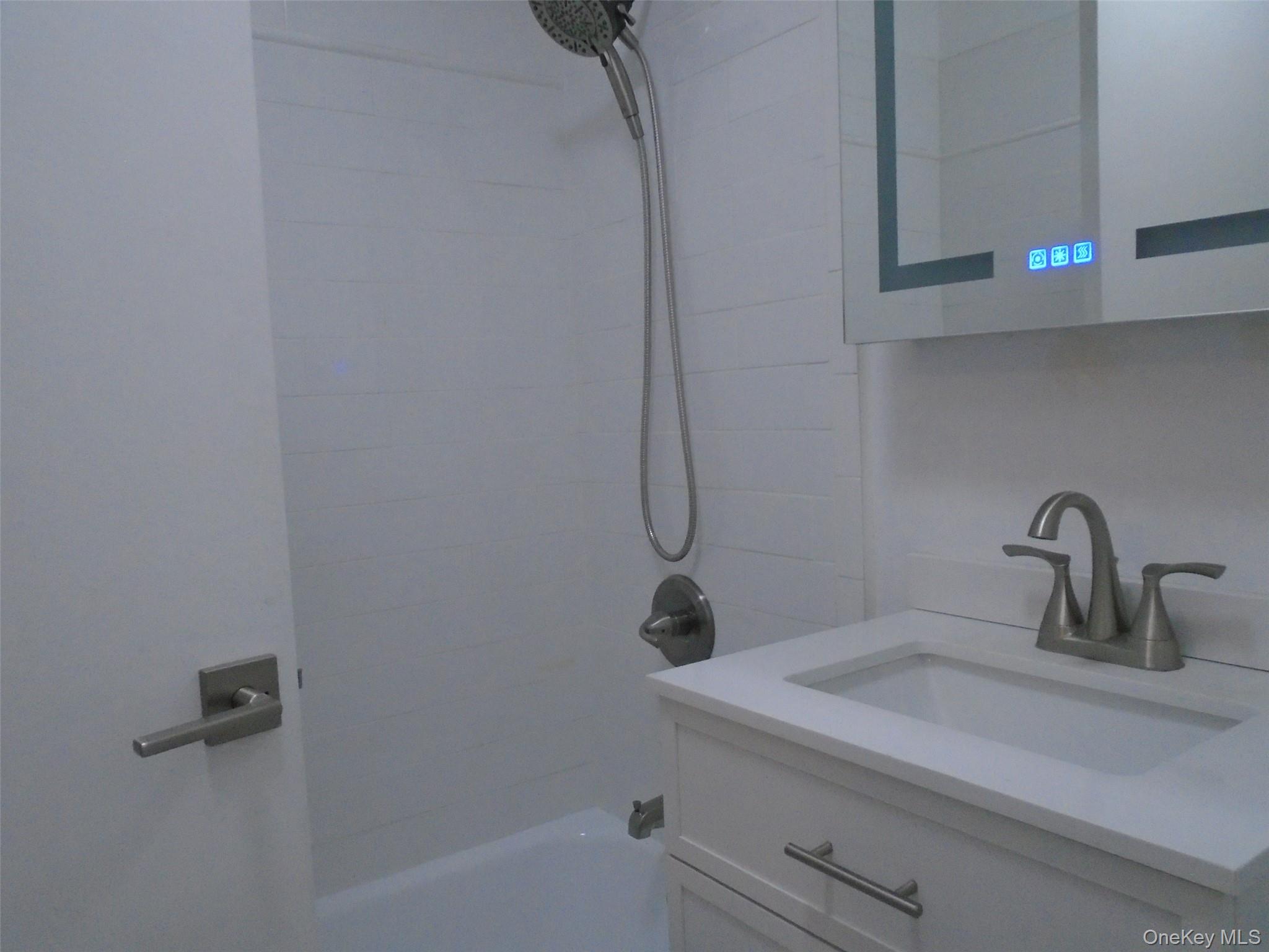 430 Shore Road 8g Property Photo 10
