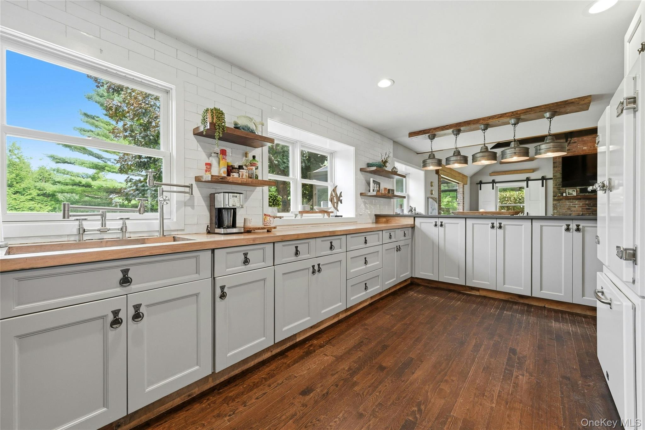 1850 Highland Road Property Photo 10