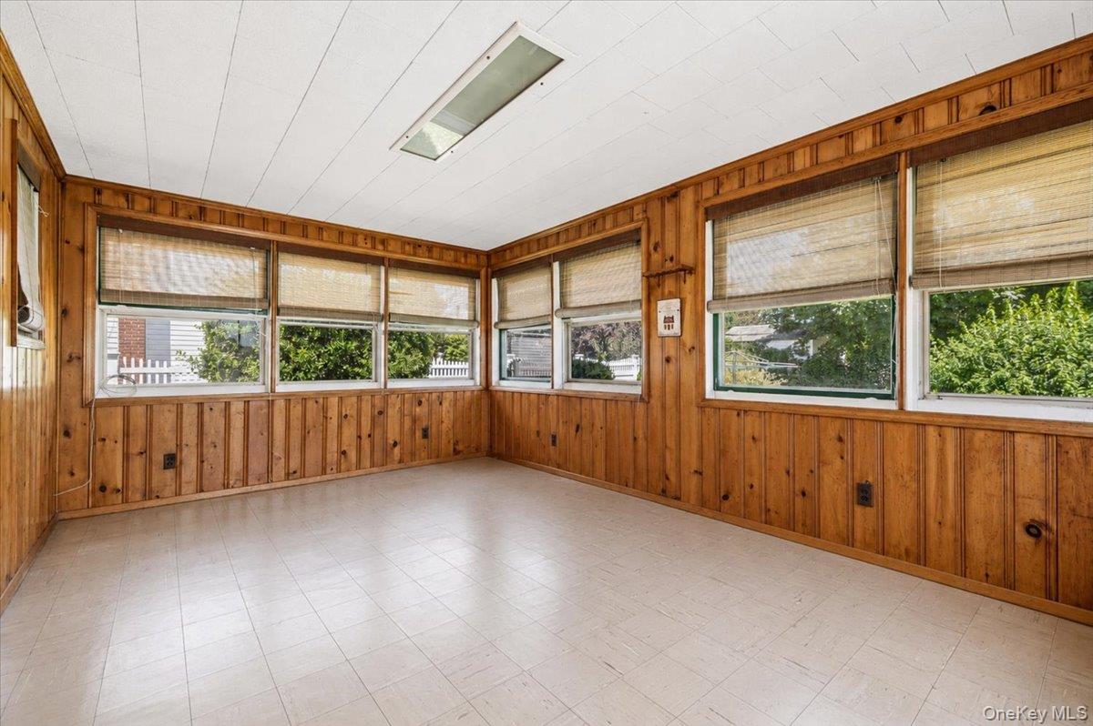 665 Dianne Street Property Photo 25