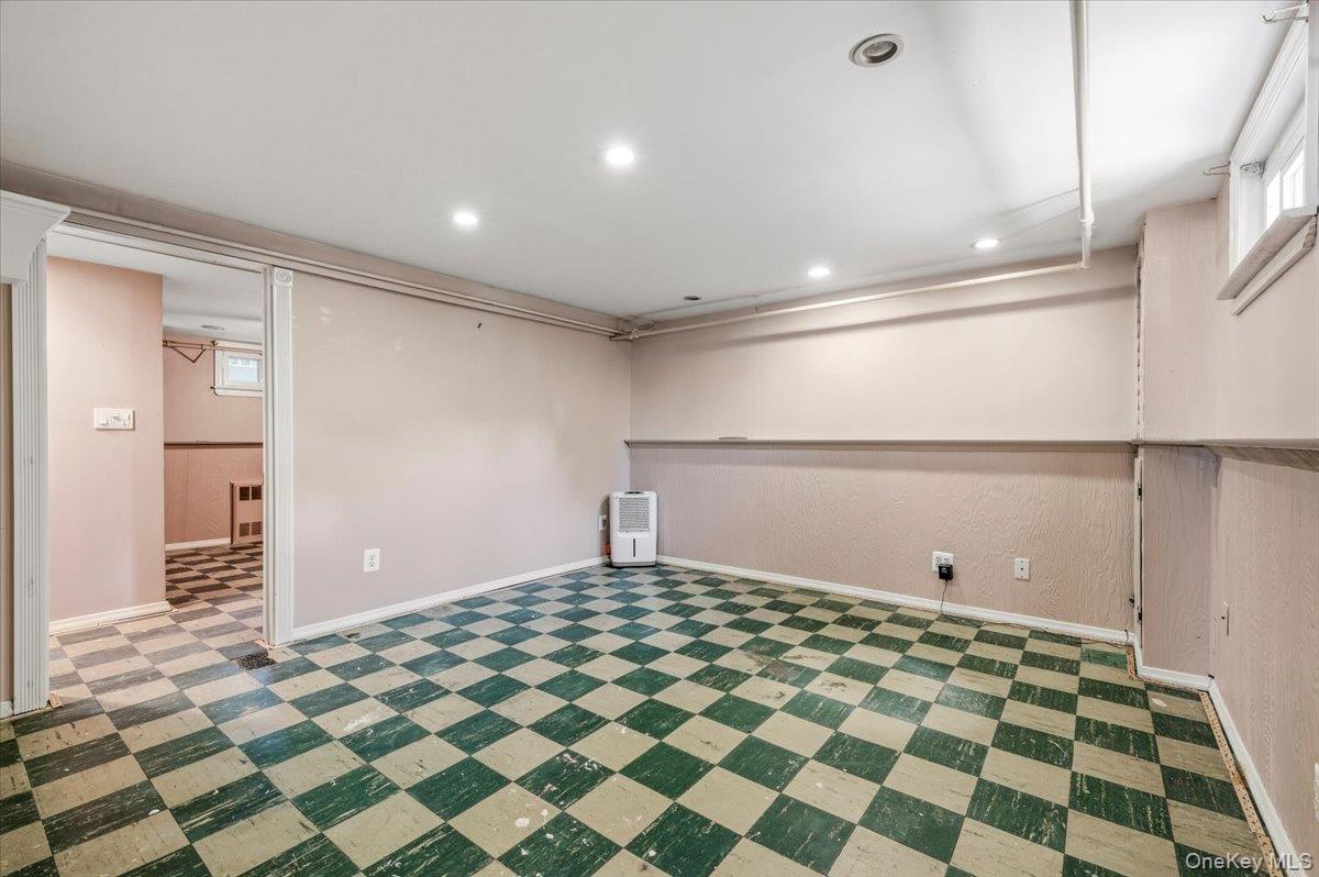 665 Dianne Street Property Photo 26