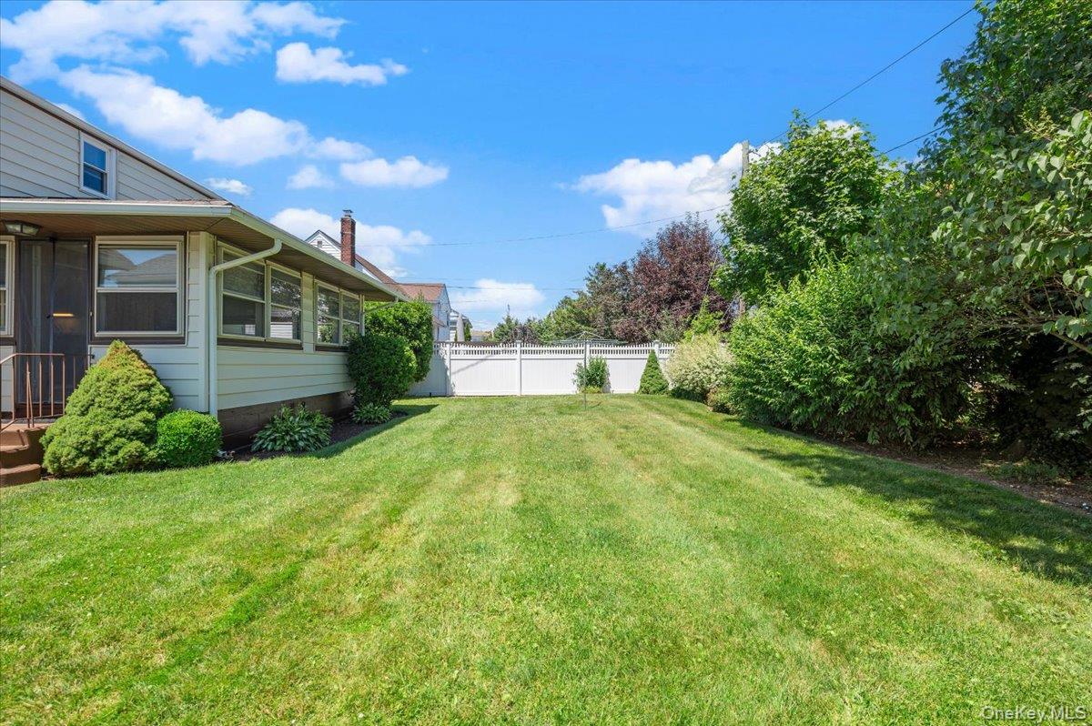 665 Dianne Street Property Photo 28