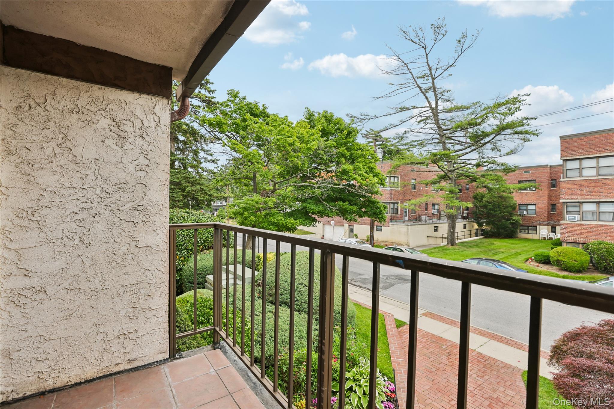 530 Hudson Avenue Property Photo 6